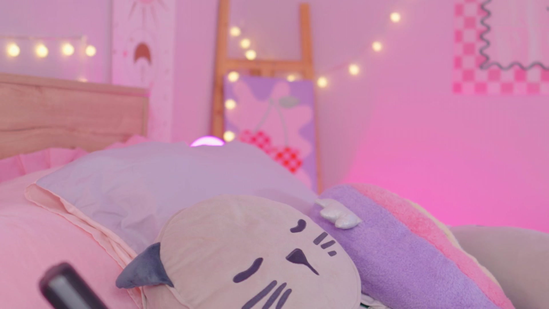 Gallery image thumbnail from kittennmoon's myfreecams stream on, 11/23/2025, 20:05 image 4 of 20
