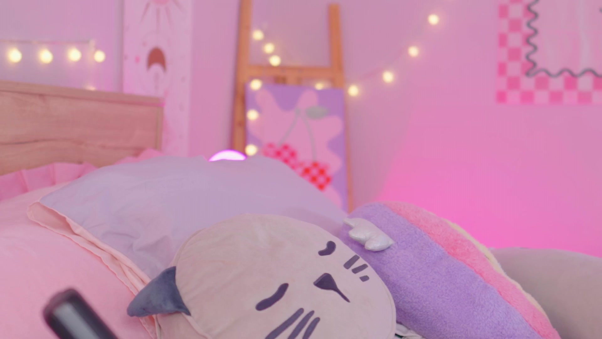 Gallery image thumbnail from kittennmoon's myfreecams stream on, 11/23/2025, 20:05 image 3 of 20