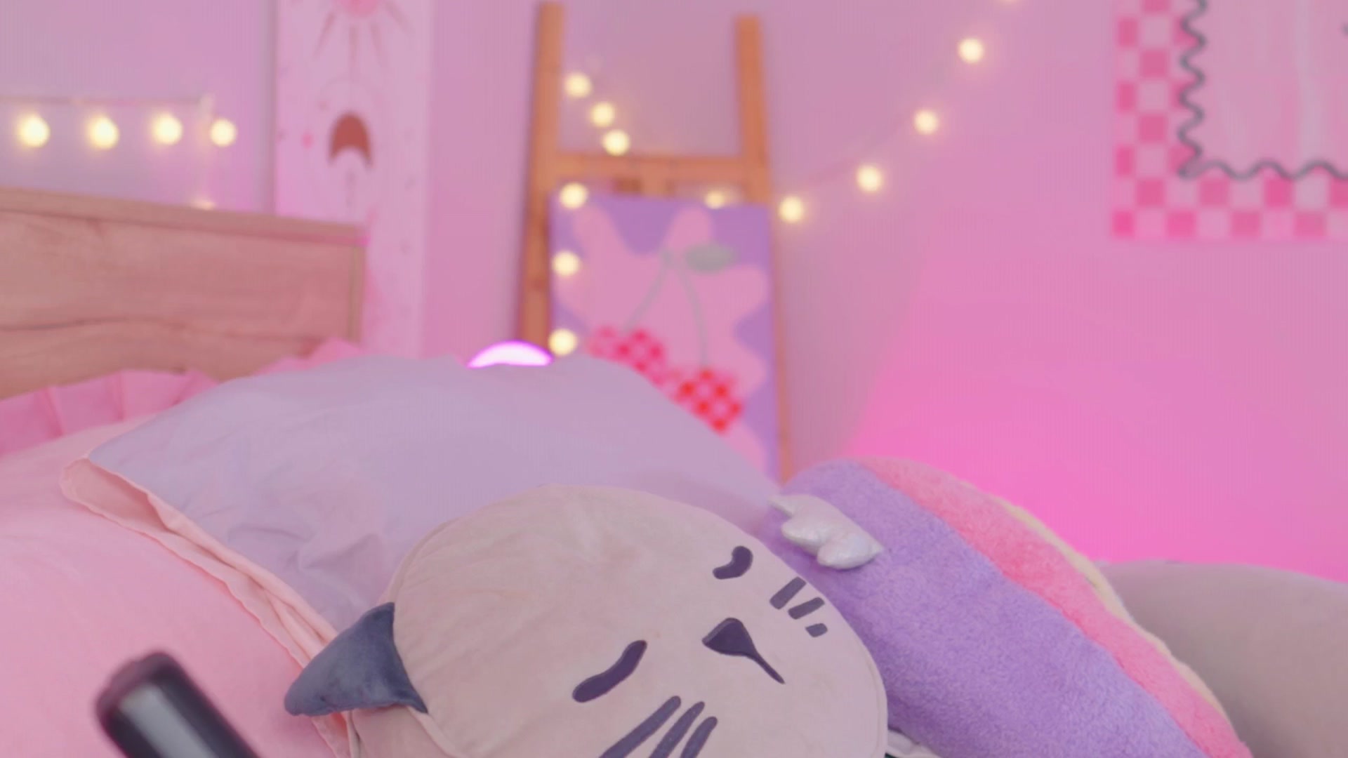 Gallery image thumbnail from kittennmoon's myfreecams stream on, 11/23/2025, 20:05 image 2 of 20