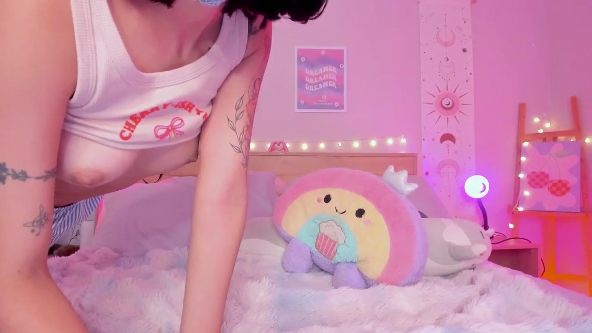 Gallery image thumbnail from kittennmoon's myfreecams stream on, 11/28/2025, 05:32 image 19 of 20