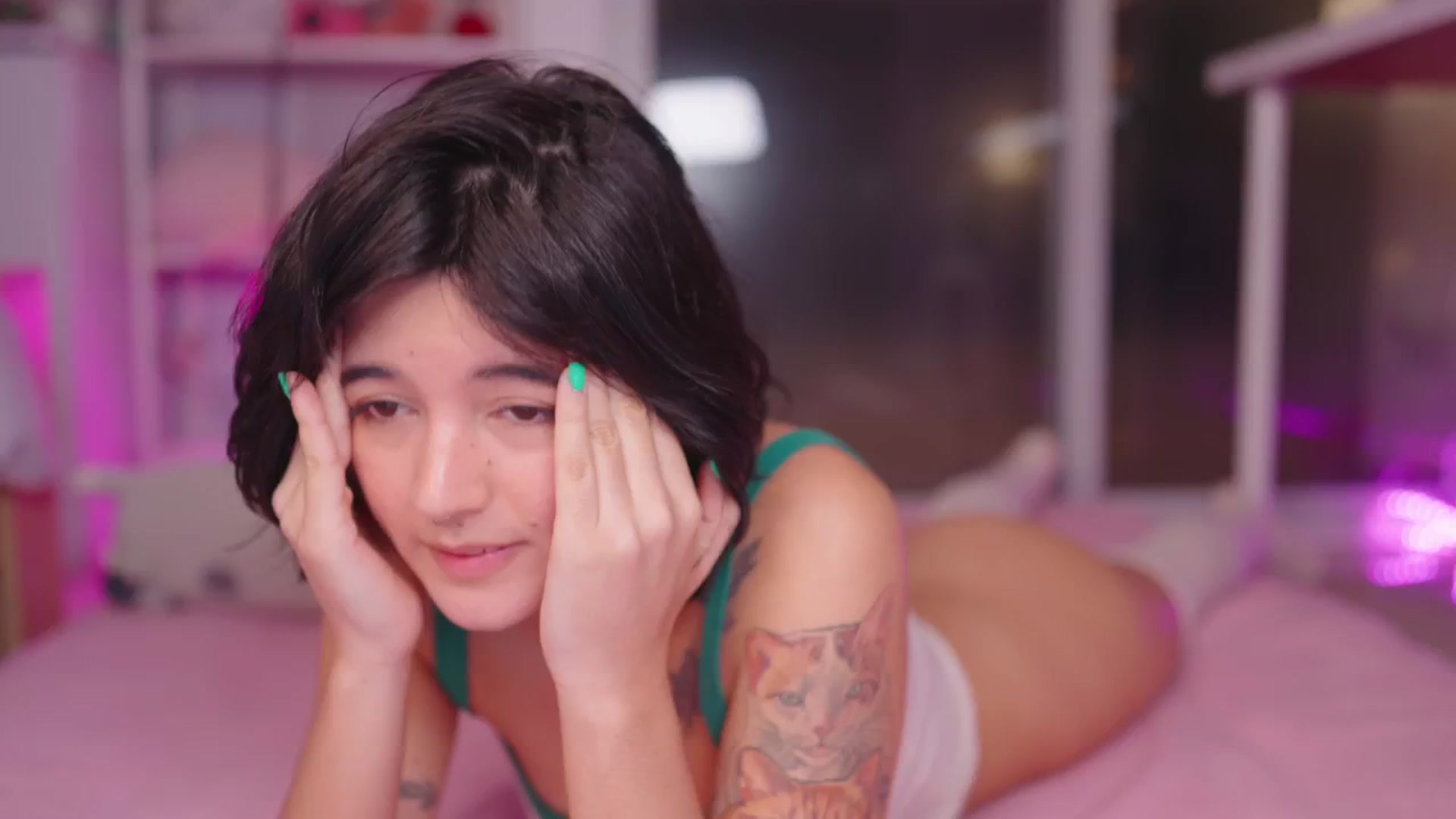 Gallery image thumbnail from kittennmoon's myfreecams stream on, 12/08/2025, 06:12 image 13 of 20