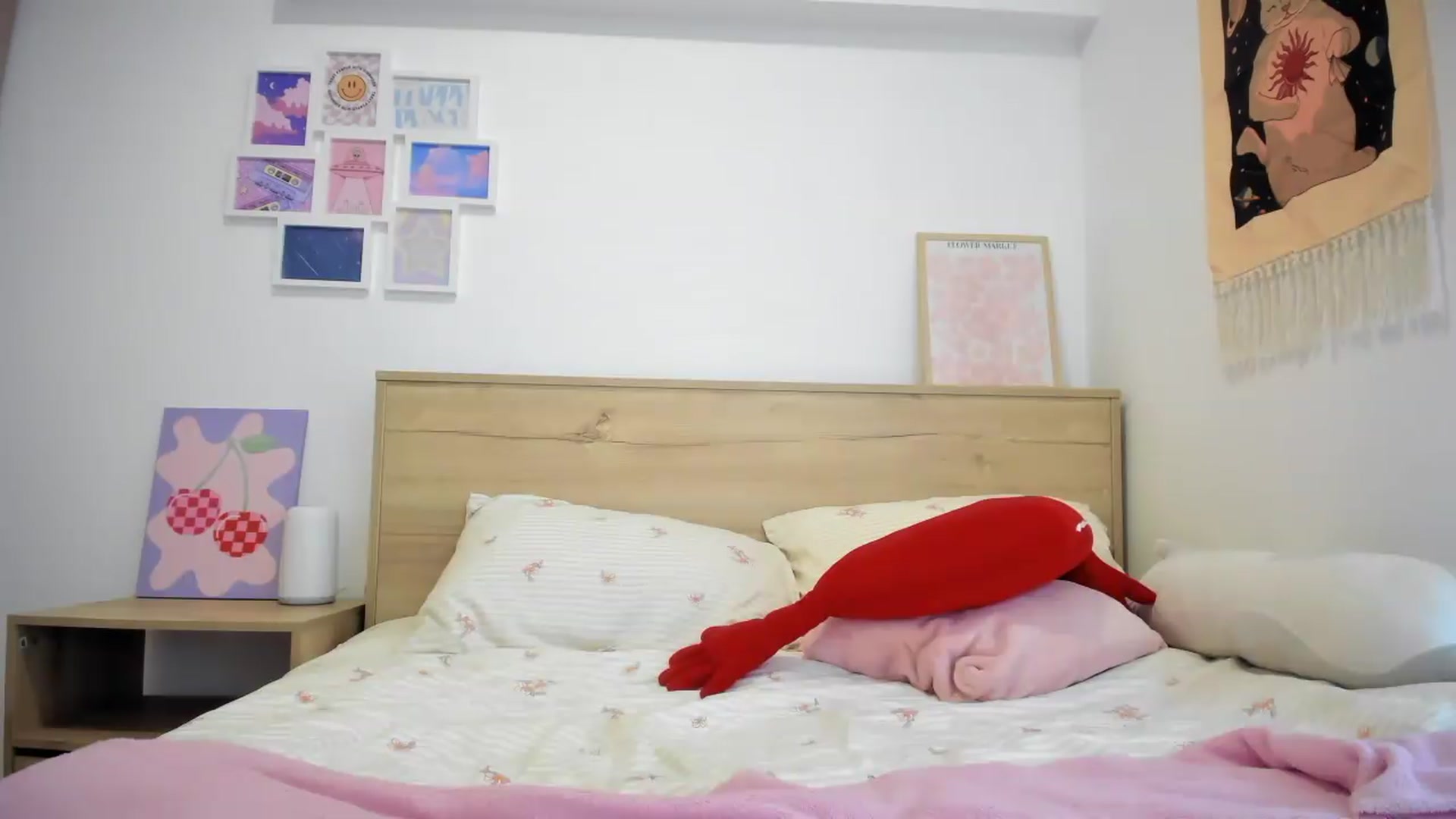 Gallery image thumbnail from kittennmoon's myfreecams stream on, 05/11/2026, 16:01 image 10 of 20