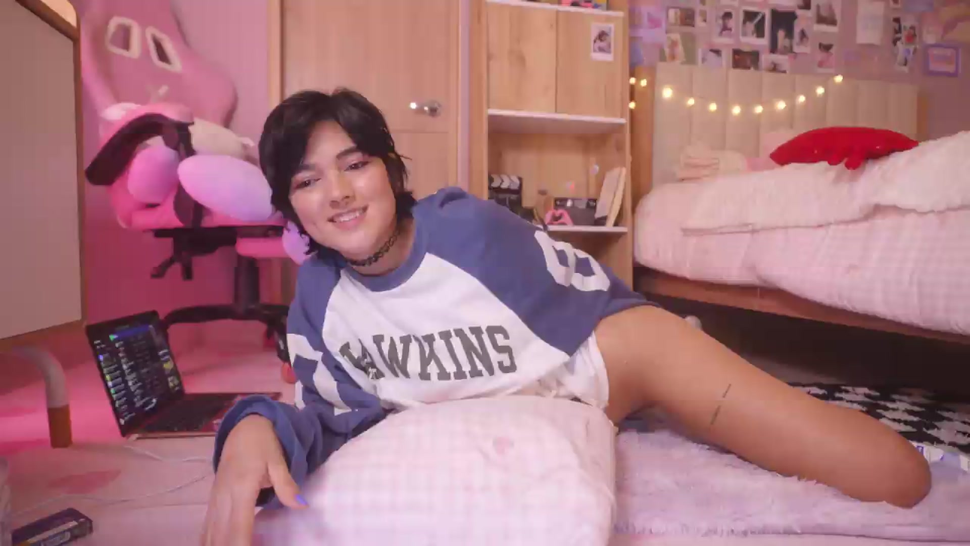 Gallery image thumbnail from kittennmoon's myfreecams stream on, 07/06/2026, 01:12 image 4 of 20