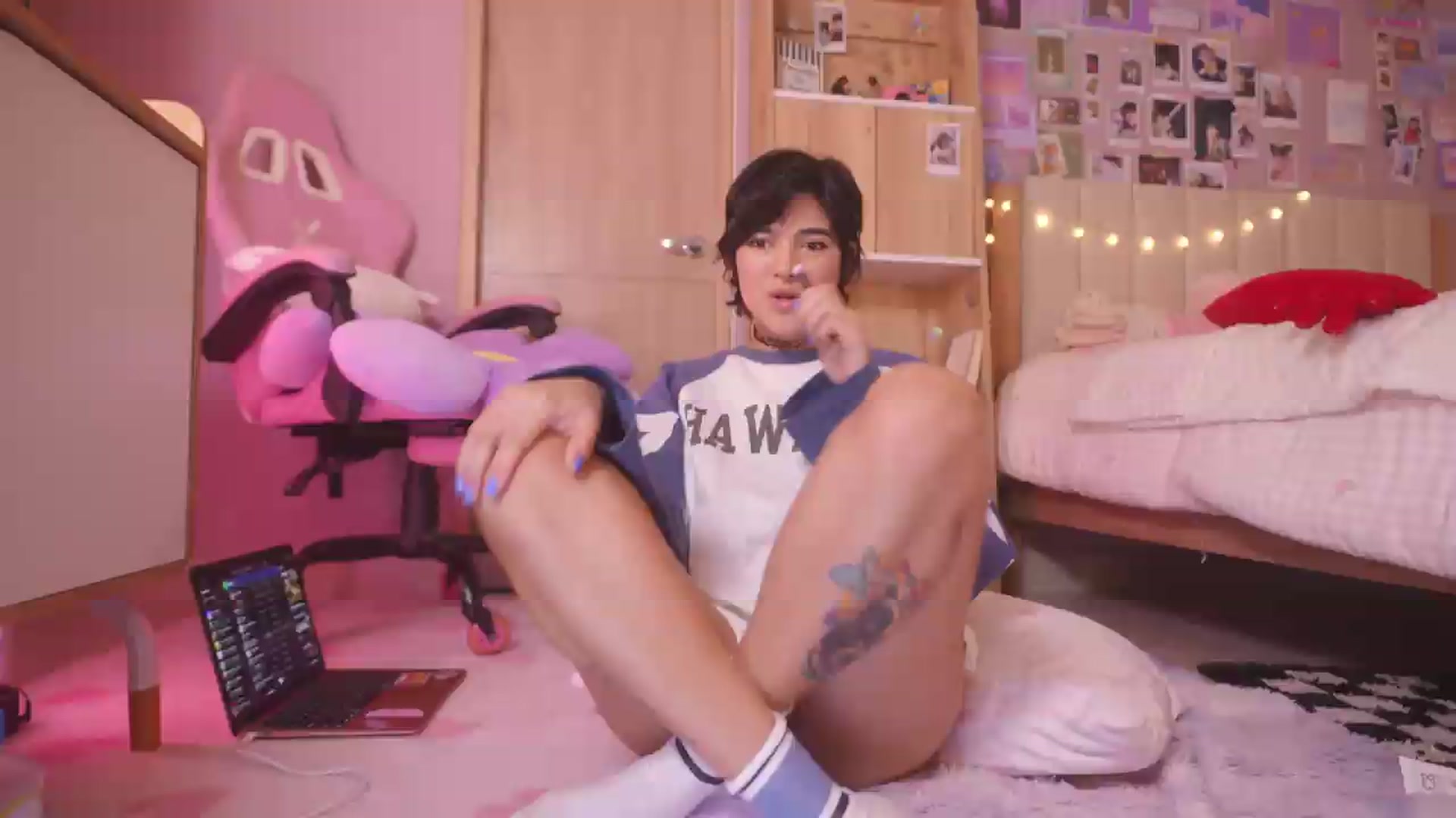 Gallery image thumbnail from kittennmoon's myfreecams stream on, 07/06/2026, 01:12 image 14 of 20