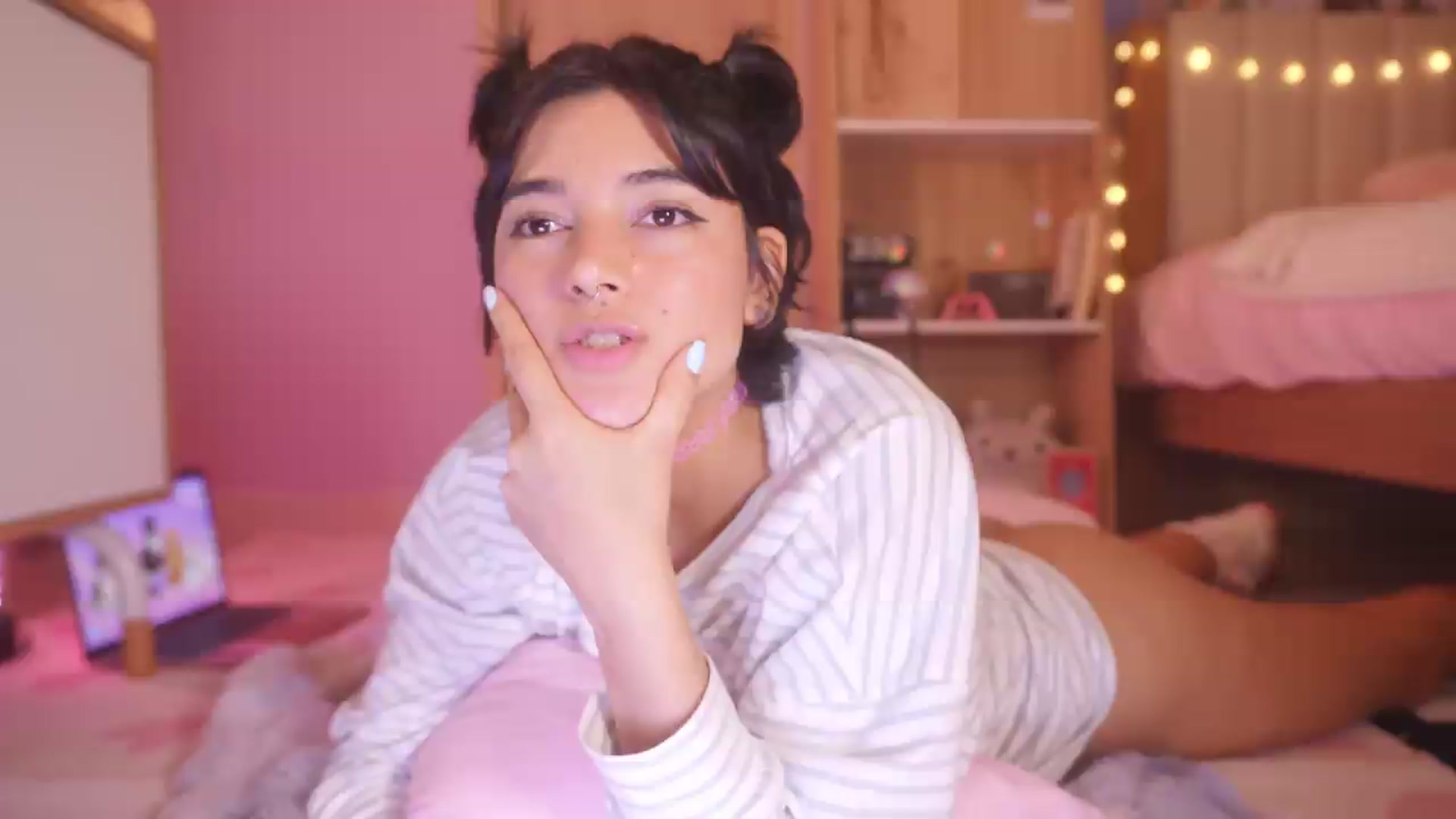 Gallery image thumbnail from kittennmoon's myfreecams stream on, 07/23/2026, 04:29 image 18 of 20