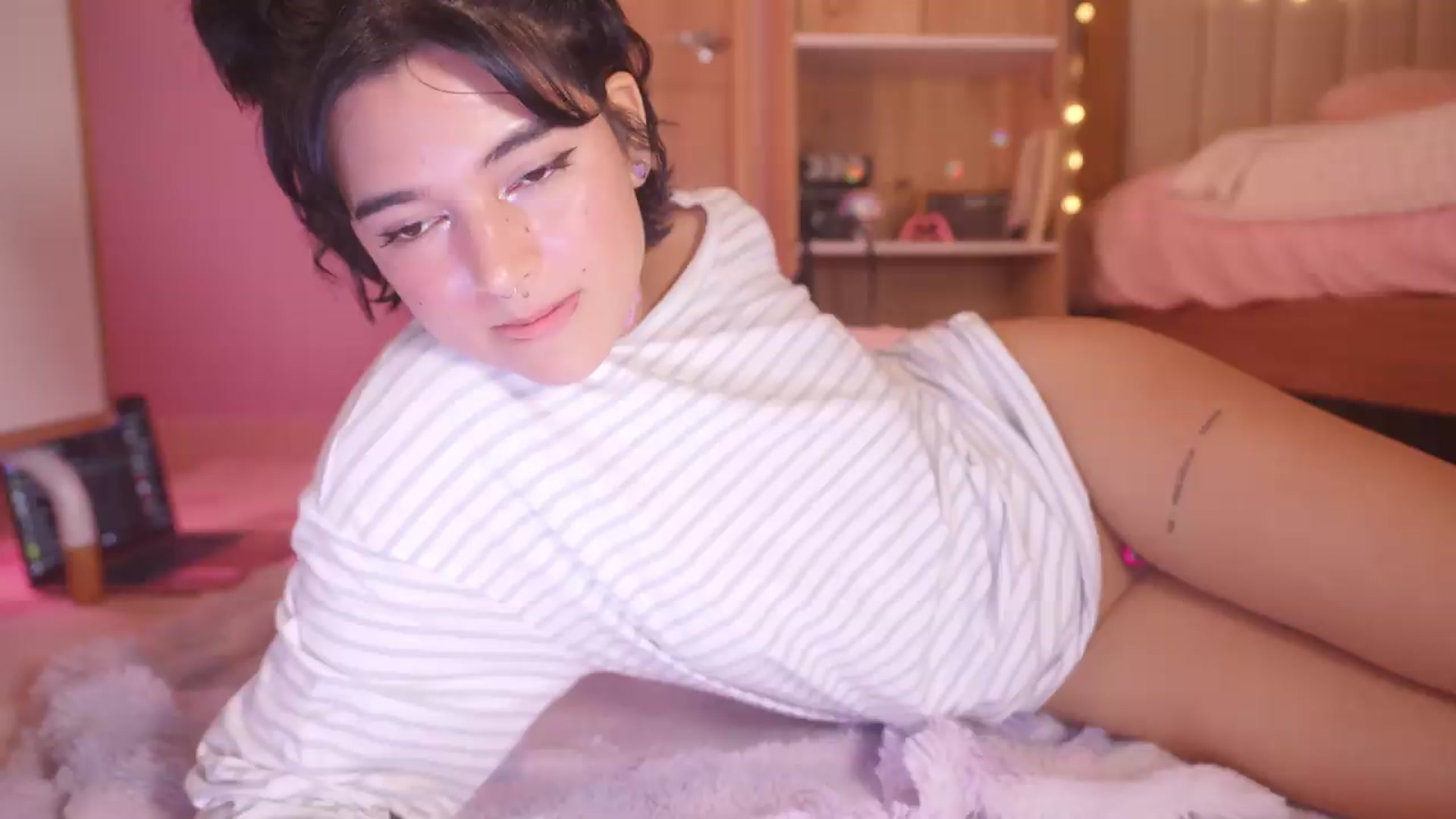 Gallery image thumbnail from kittennmoon's myfreecams stream on, 07/23/2026, 04:29 image 2 of 20