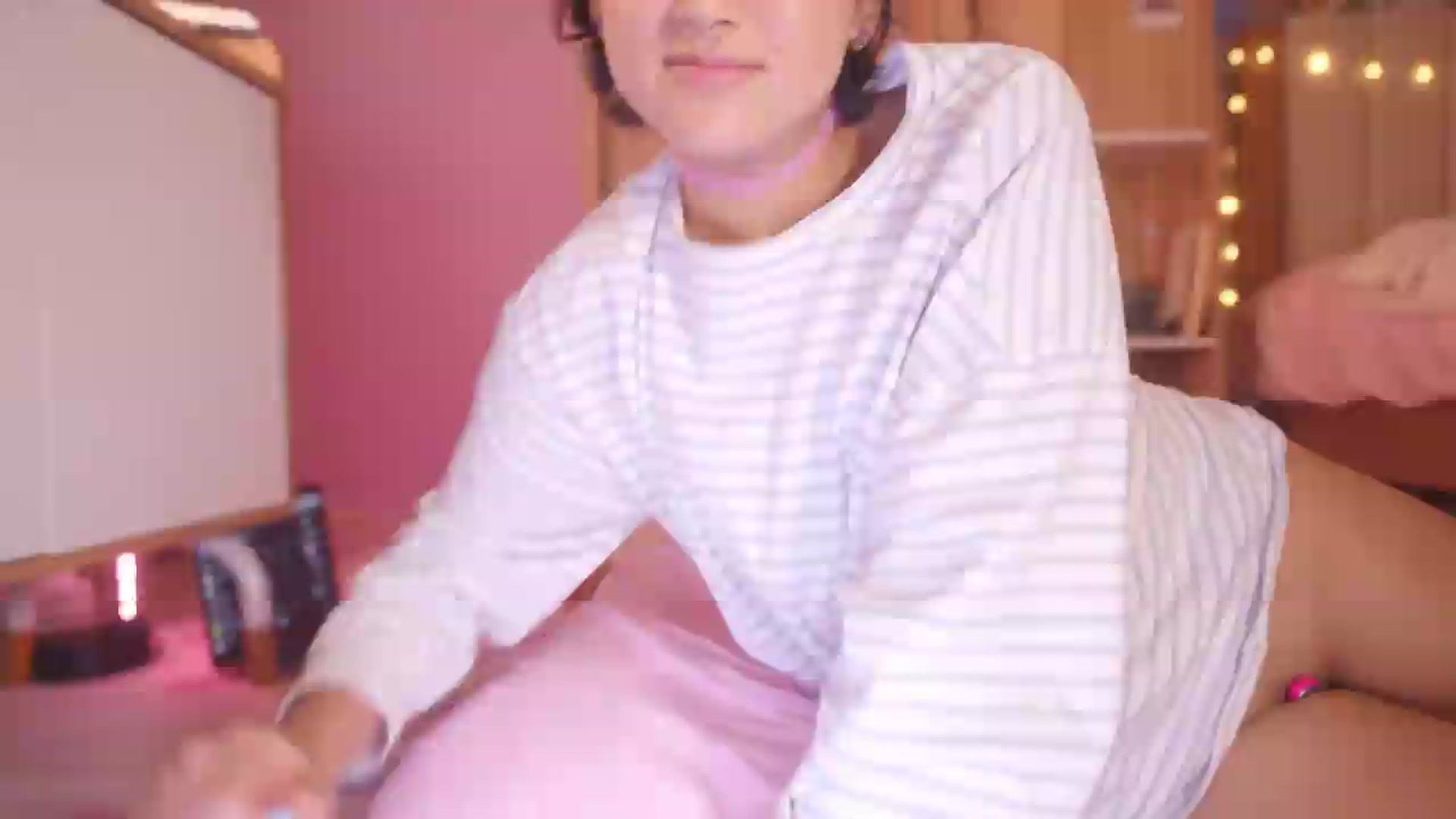 Gallery image thumbnail from kittennmoon's myfreecams stream on, 07/23/2026, 04:29 image 12 of 20
