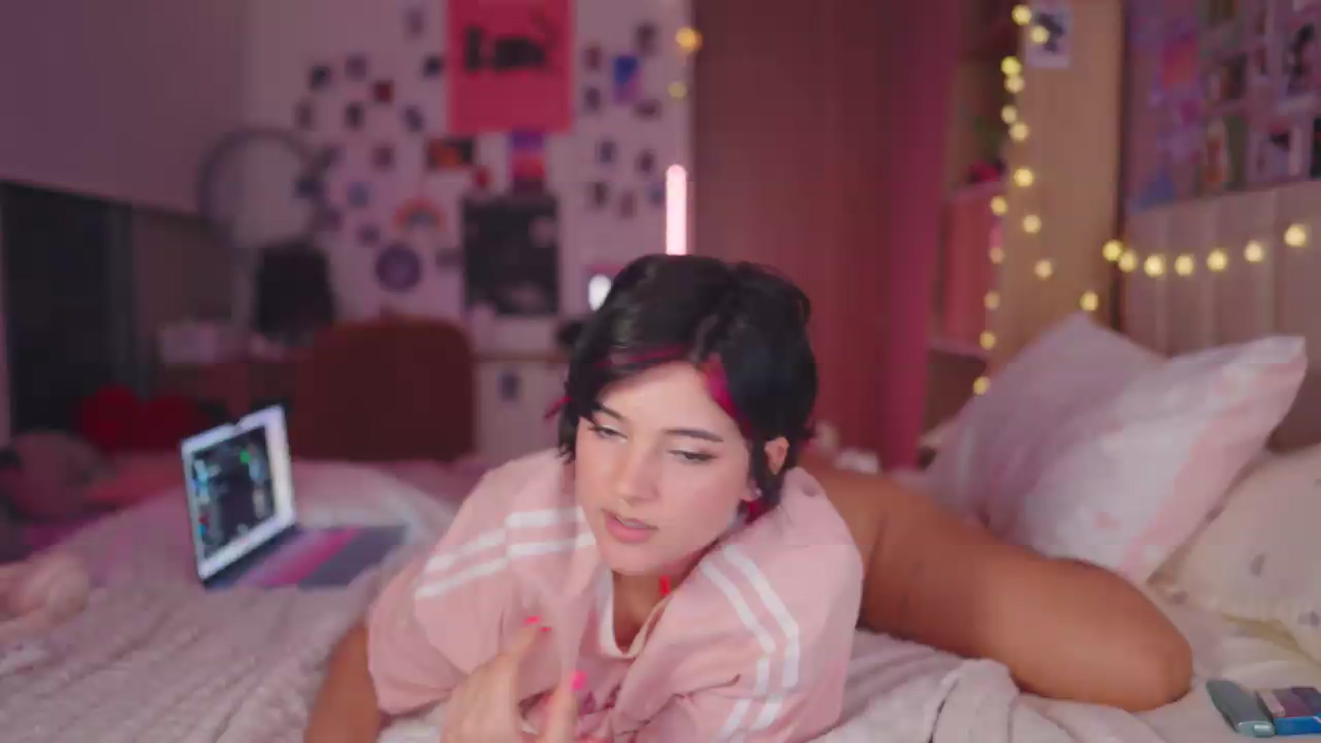 Gallery image thumbnail from kittennmoon's myfreecams stream on, 09/04/2026, 06:05 image 11 of 20