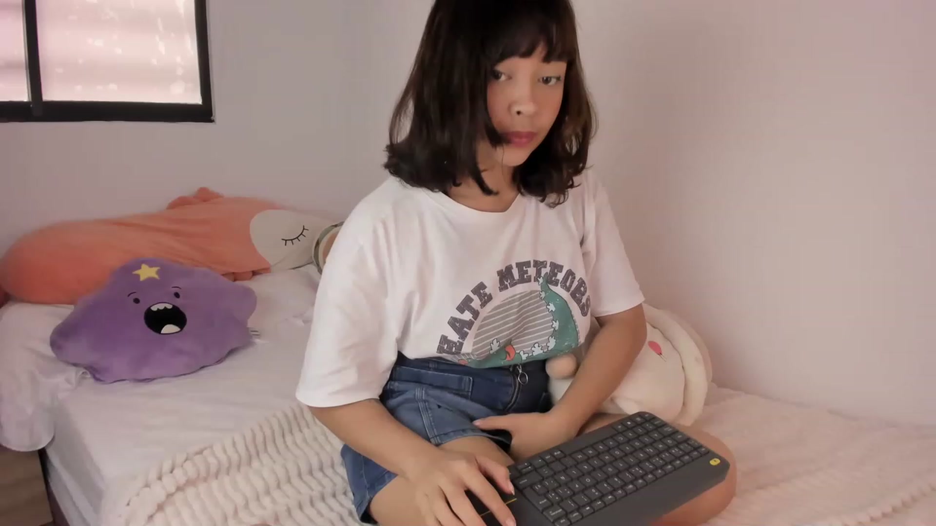 Gallery image thumbnail from kittieEVIL's myfreecams stream on, 11/18/2022, 19:06 image 11 of 20