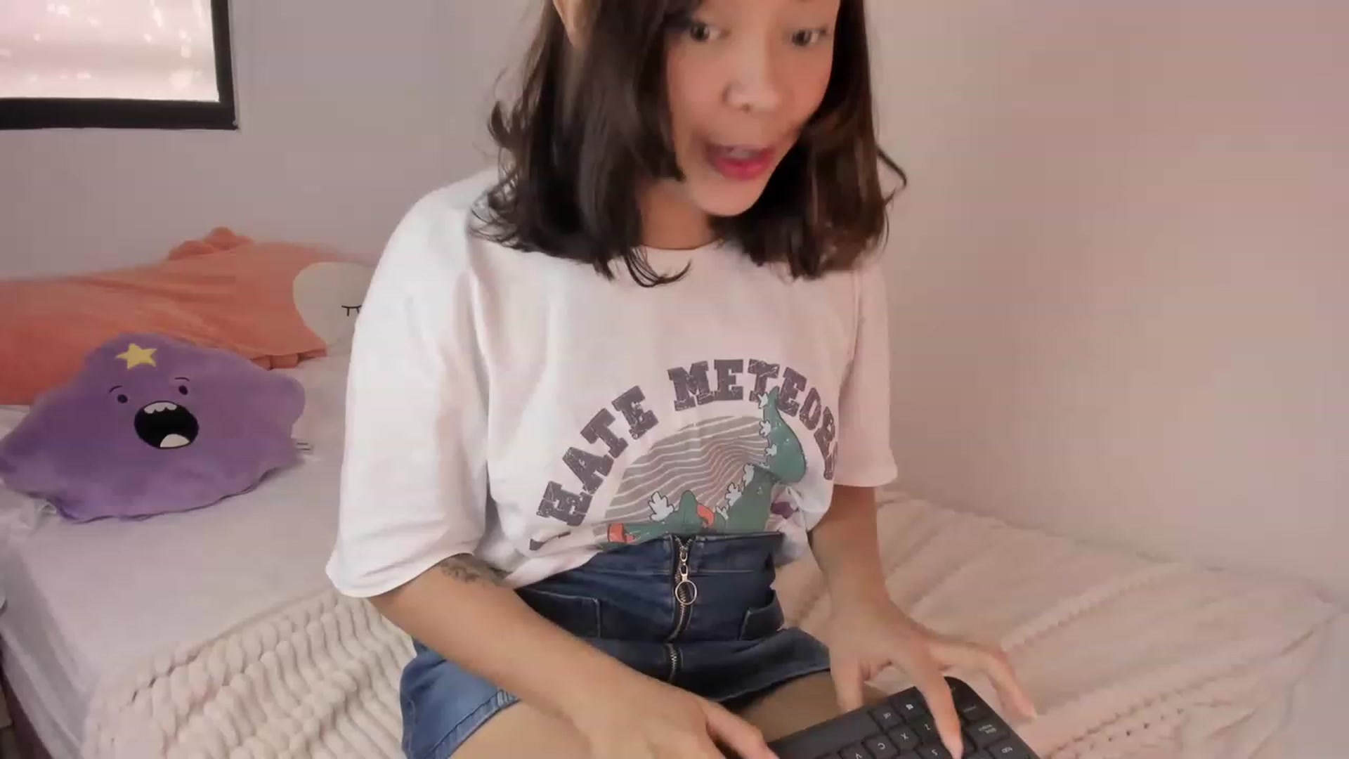 Gallery image thumbnail from kittieEVIL's myfreecams stream on, 11/18/2022, 19:06 image 16 of 20