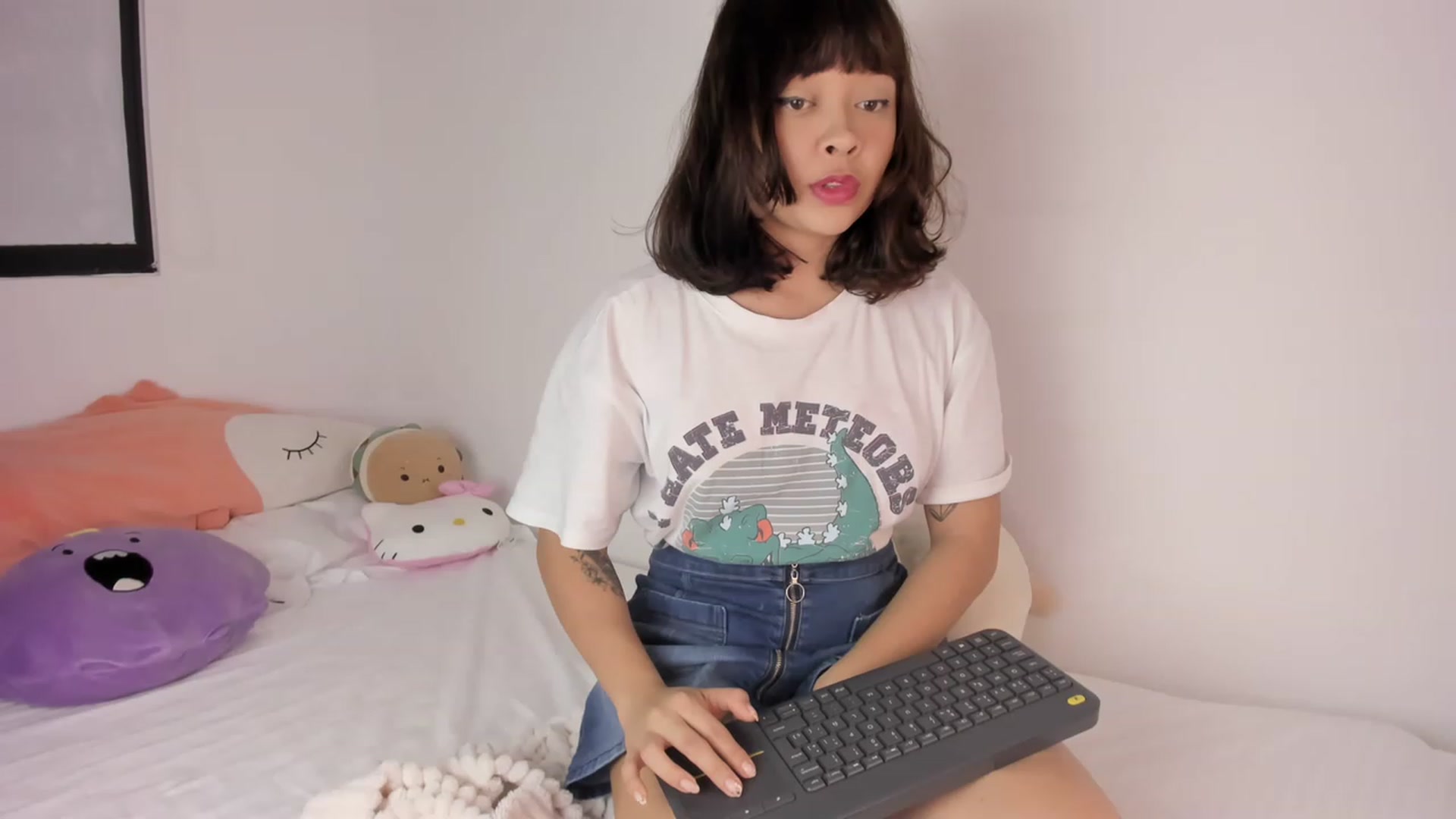 Gallery image thumbnail from kittieEVIL's myfreecams stream on, 11/18/2022, 22:23 image 18 of 20