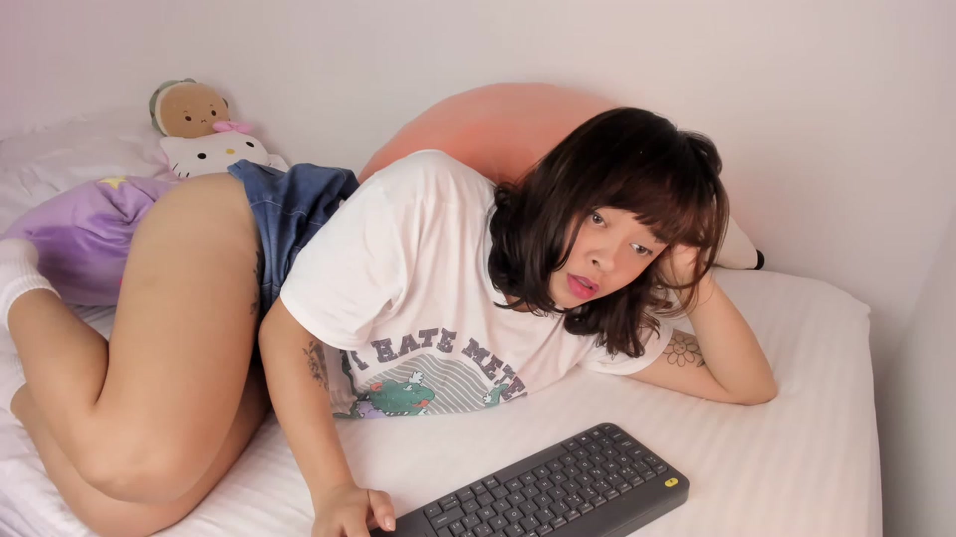 Gallery image thumbnail from kittieEVIL's myfreecams stream on, 11/19/2022, 24:27 image 15 of 20