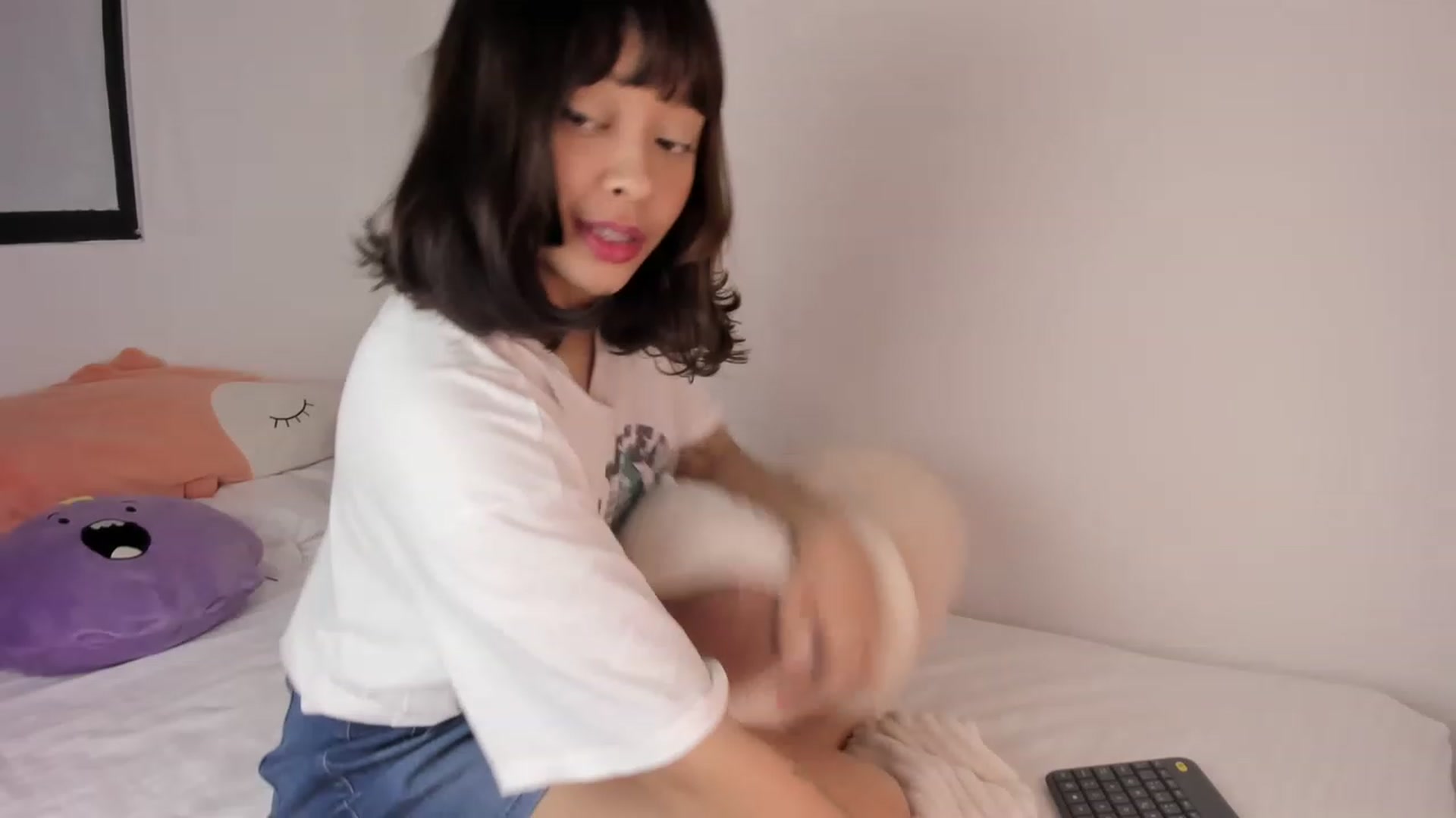 Gallery image thumbnail from kittieEVIL's myfreecams stream on, 11/19/2022, 24:27 image 7 of 20
