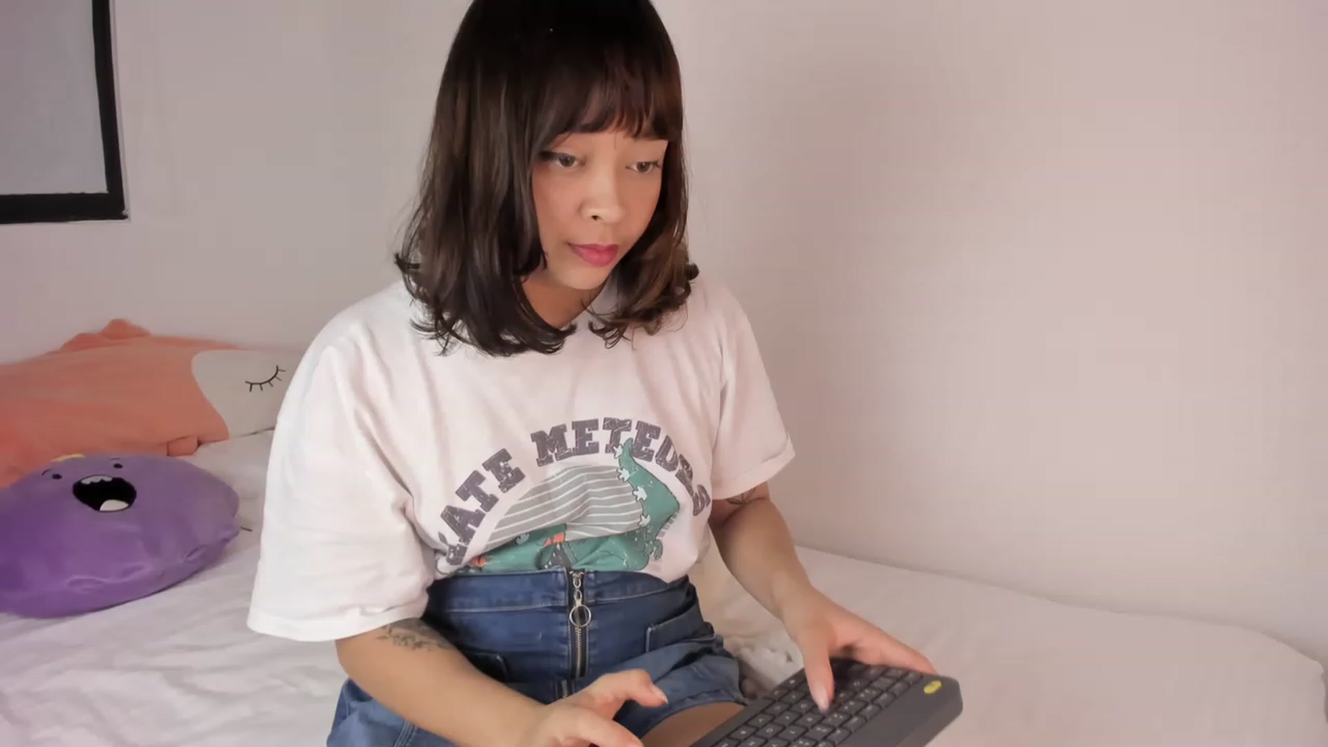Gallery image thumbnail from kittieEVIL's myfreecams stream on, 11/19/2022, 24:27 image 5 of 20