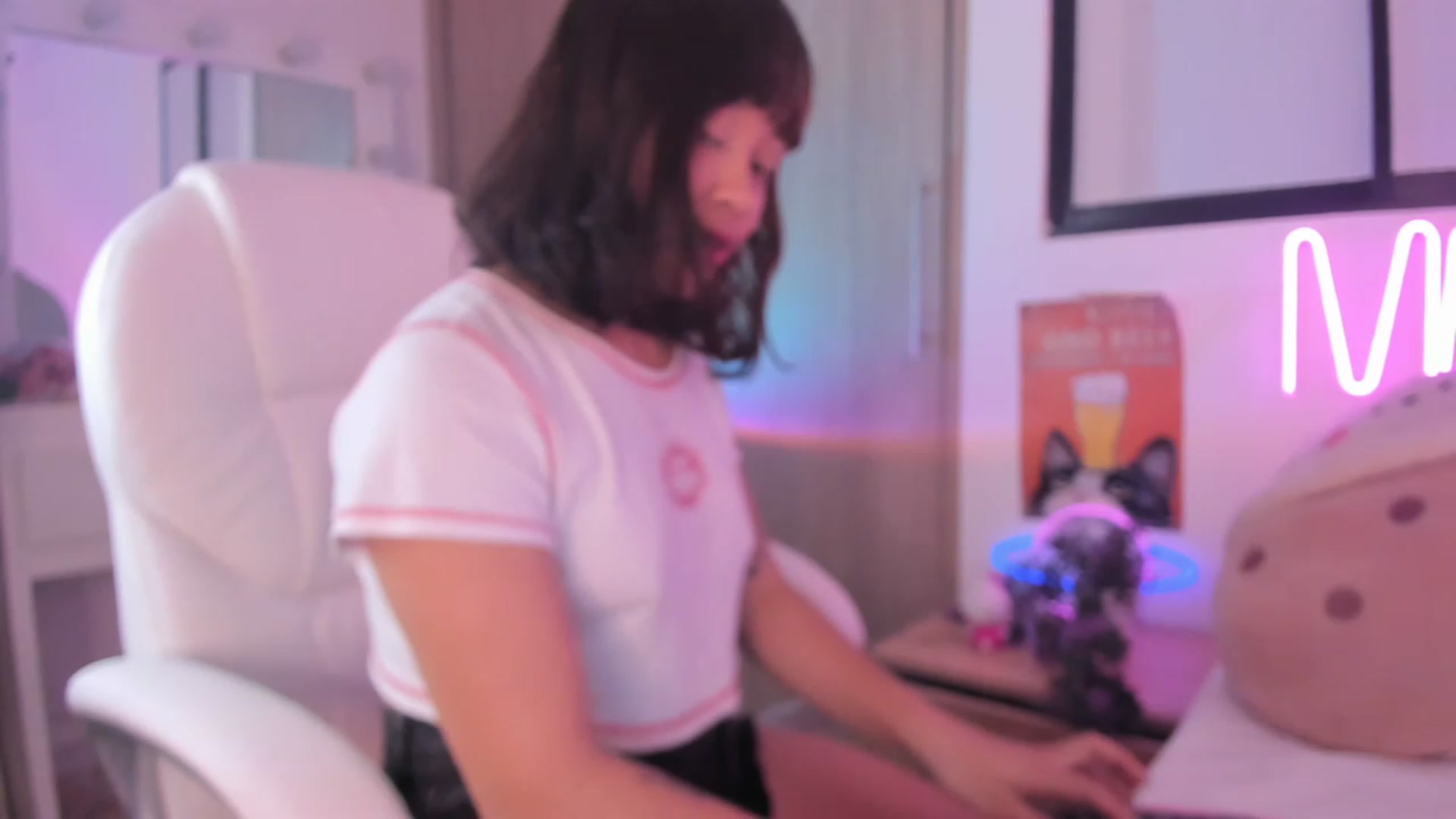 Gallery image thumbnail from kittieEVIL's myfreecams stream on, 11/22/2022, 05:00 image 3 of 20