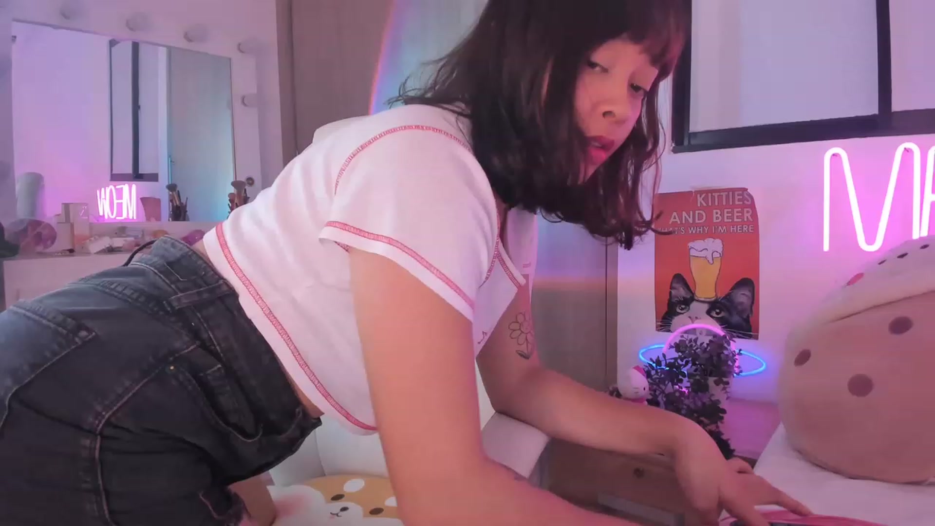Gallery image thumbnail from kittieEVIL's myfreecams stream on, 11/22/2022, 05:00 image 5 of 20