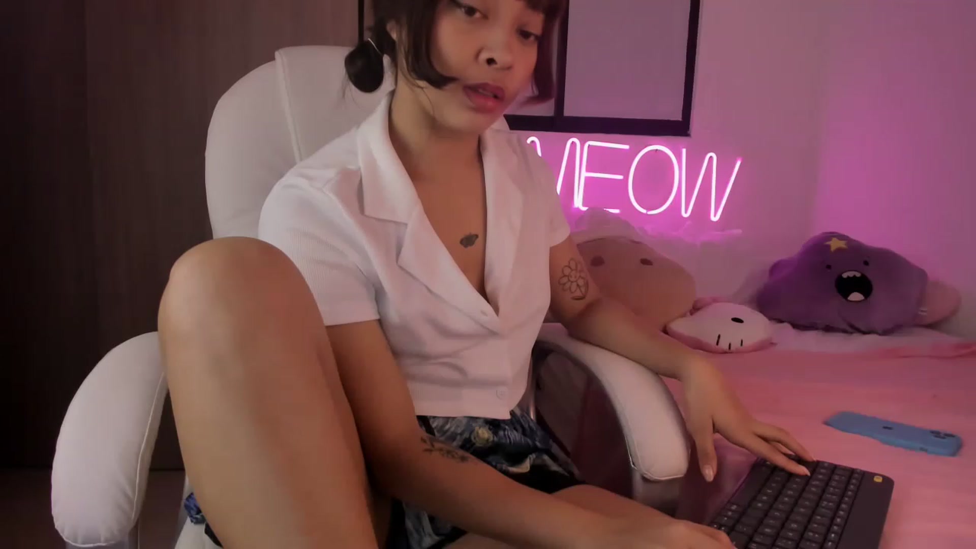 Gallery image thumbnail from kittieEVIL's myfreecams stream on, 11/24/2022, 05:48 image 10 of 20