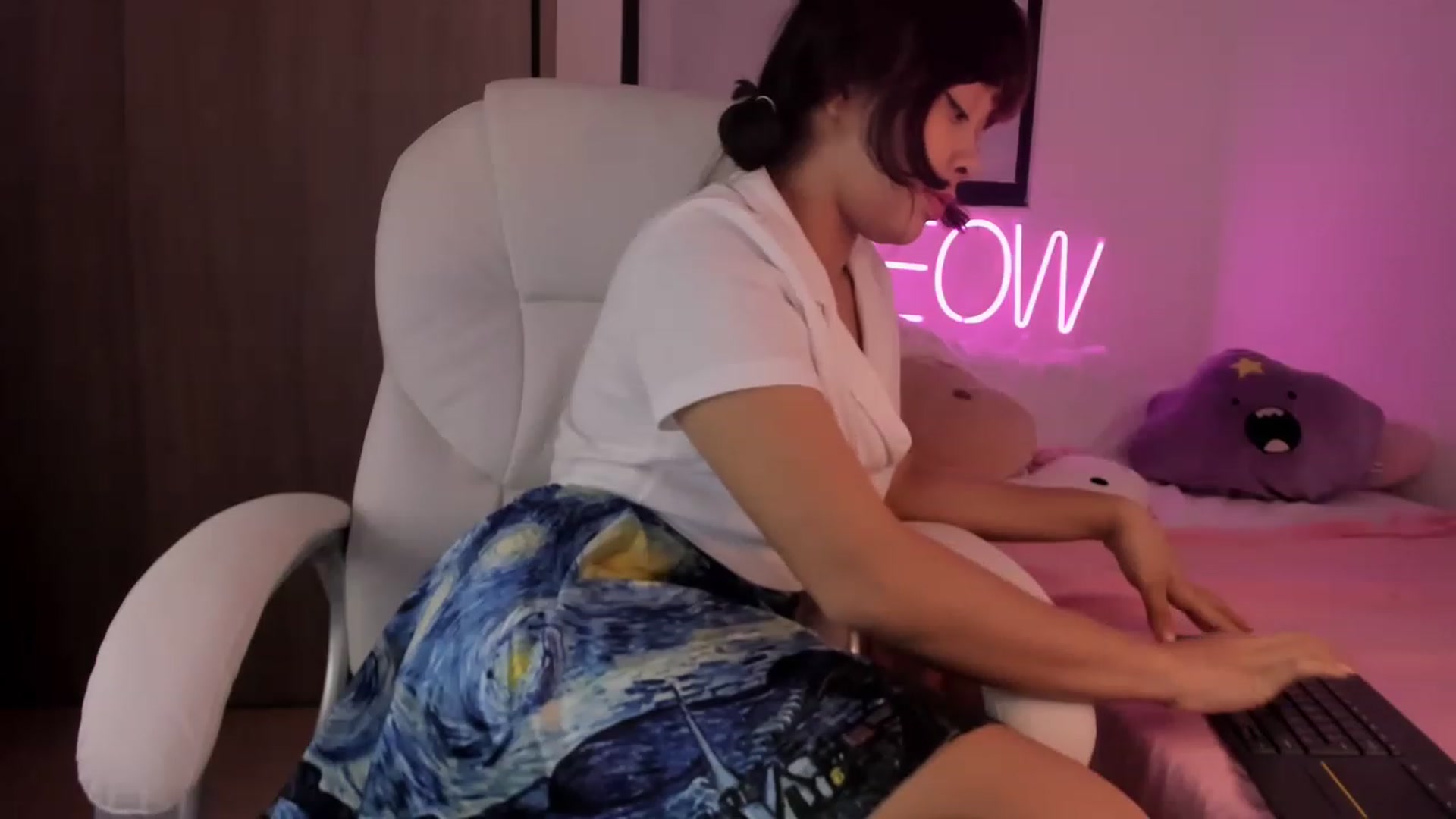 Gallery image thumbnail from kittieEVIL's myfreecams stream on, 11/24/2022, 05:48 image 14 of 20