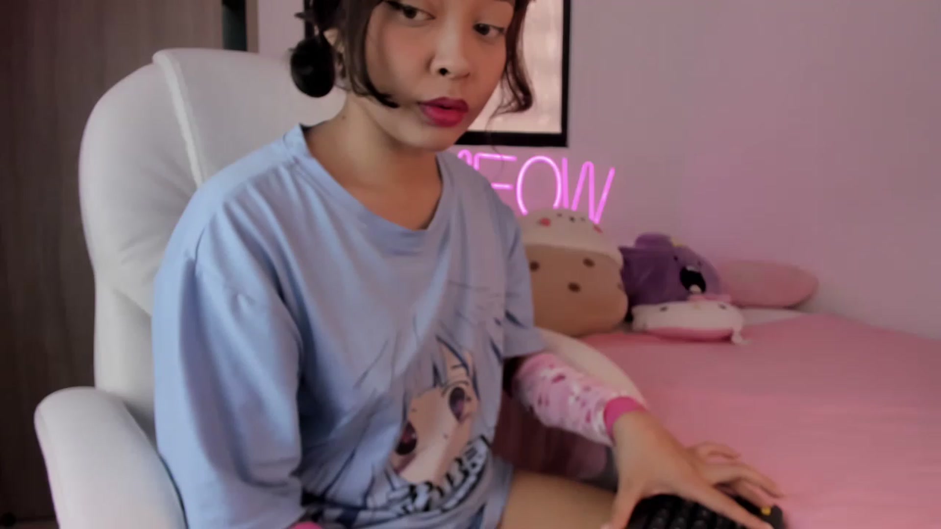 Gallery image thumbnail from kittieEVIL's myfreecams stream on, 11/24/2022, 16:48 image 20 of 20