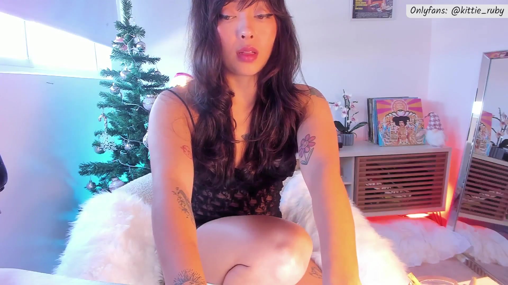 Gallery image thumbnail from kittieEVIL's myfreecams stream on, 12/16/2025, 16:26 image 15 of 20