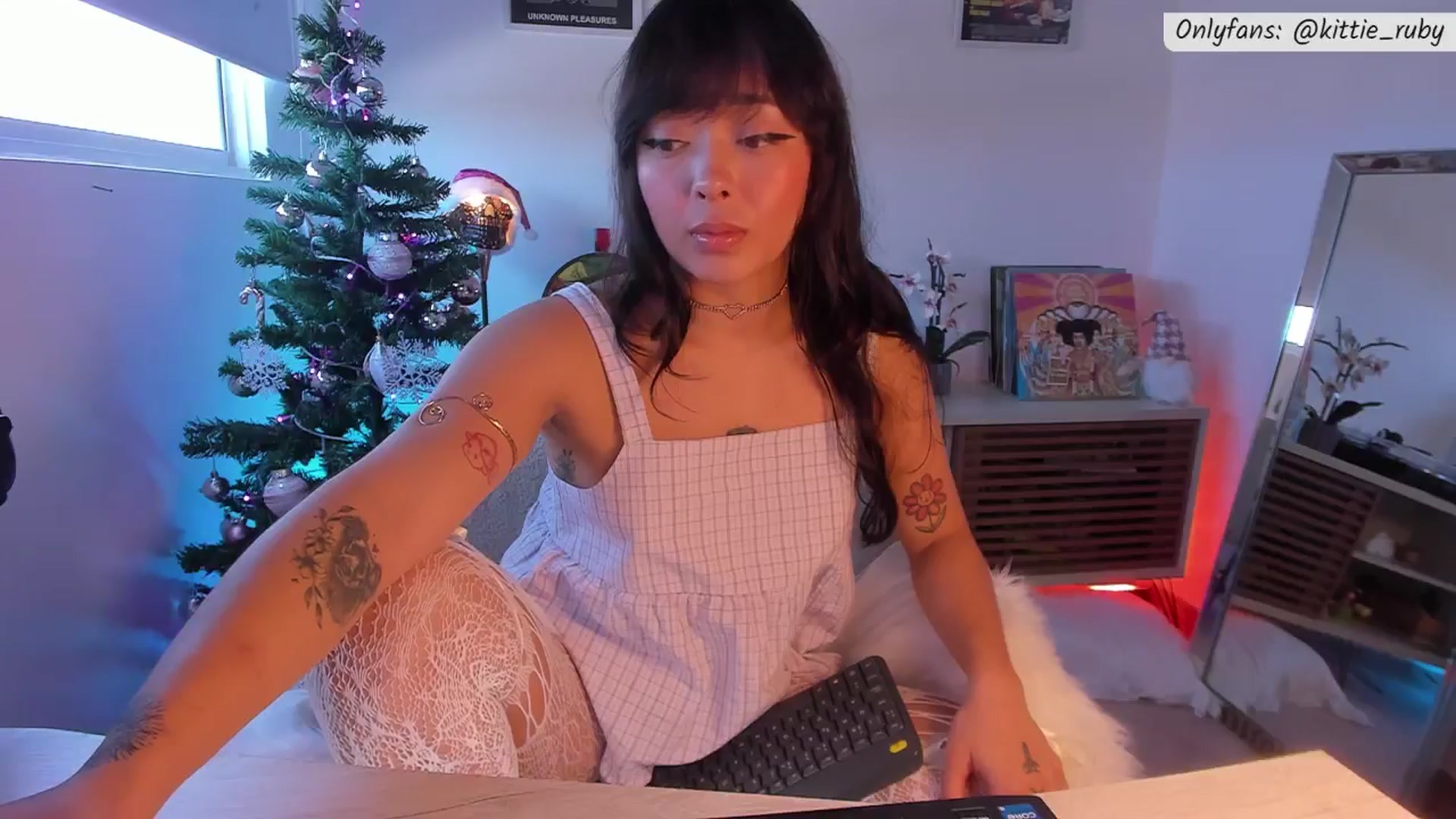 Gallery image thumbnail from kittieEVIL's myfreecams stream on, 12/17/2025, 17:18 image 5 of 20