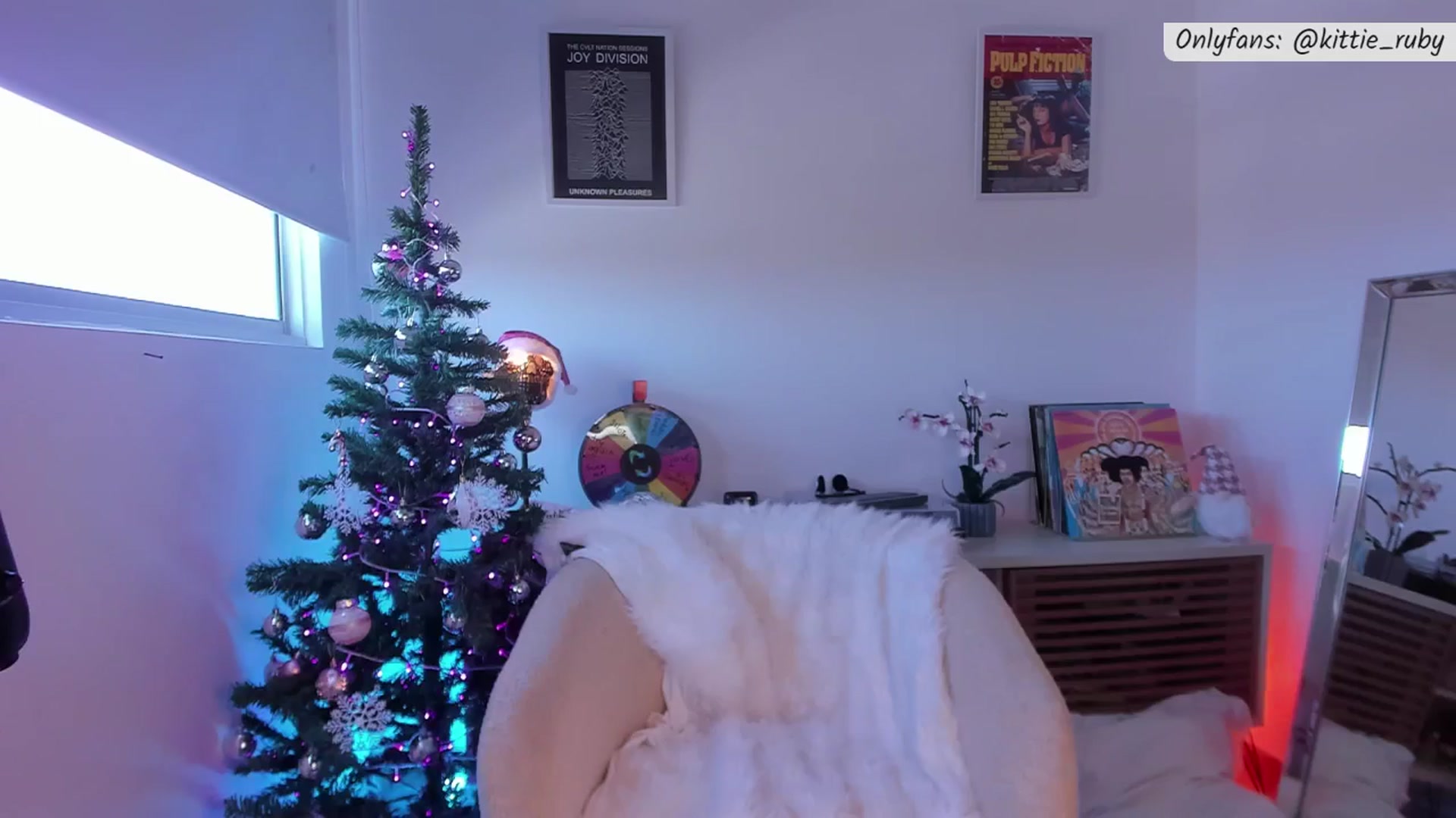 Gallery image thumbnail from kittieEVIL's myfreecams stream on, 12/22/2025, 19:29 image 12 of 20