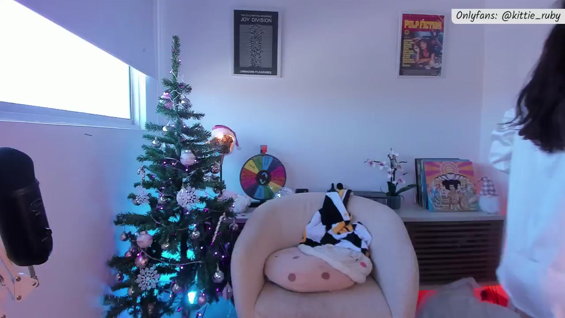 Gallery image thumbnail from kittieEVIL's myfreecams stream on, 12/24/2025, 17:42 image 1 of 20