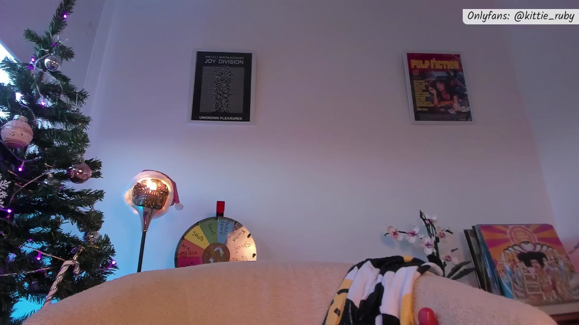 Gallery image thumbnail from kittieEVIL's myfreecams stream on, 12/26/2025, 22:22 image 16 of 20