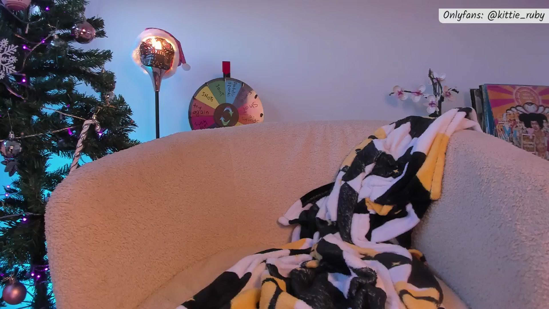 Gallery image thumbnail from kittieEVIL's myfreecams stream on, 12/26/2025, 22:22 image 1 of 20