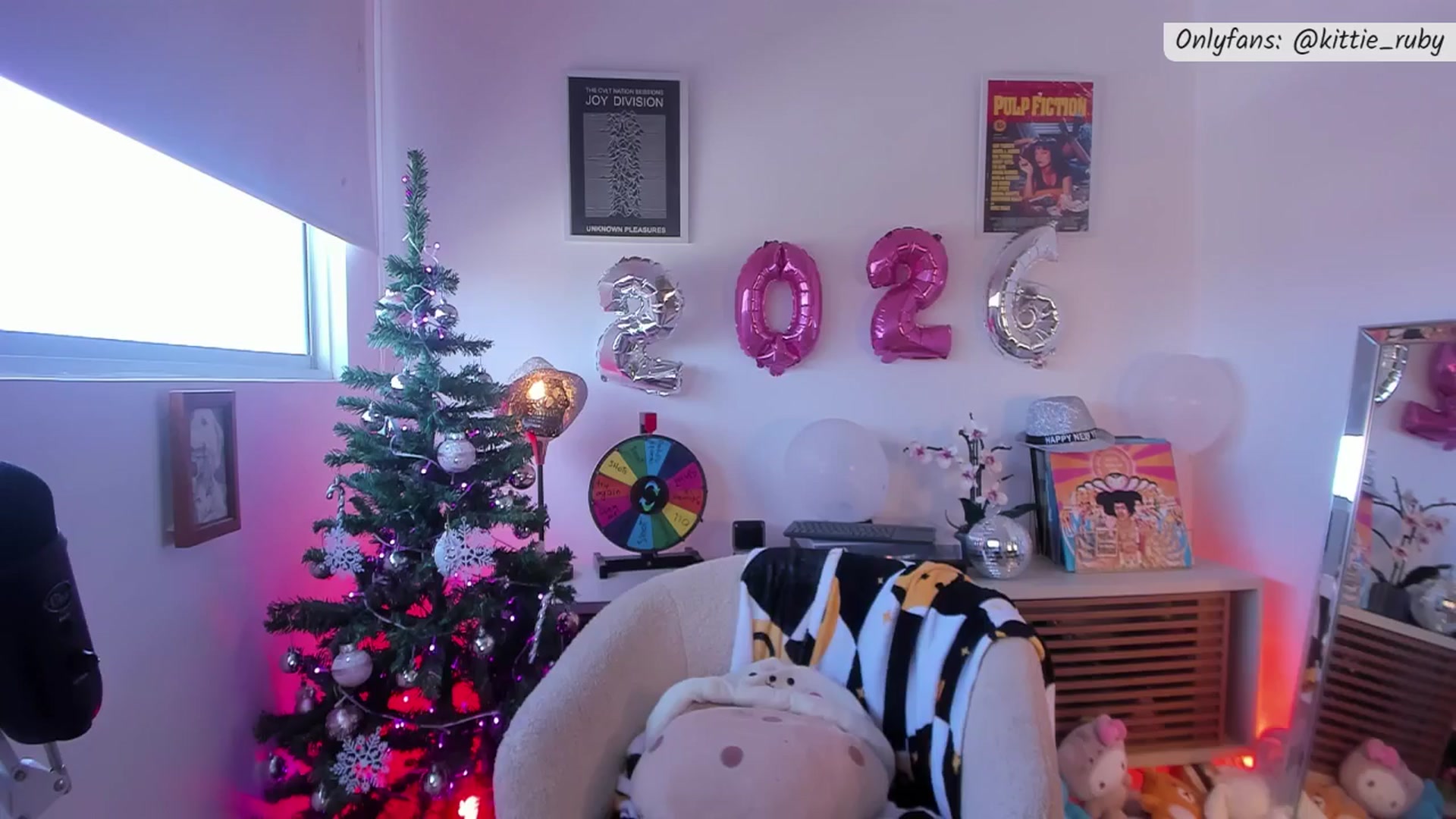 Gallery image thumbnail from kittieEVIL's myfreecams stream on, 12/31/2025, 19:54 image 3 of 20