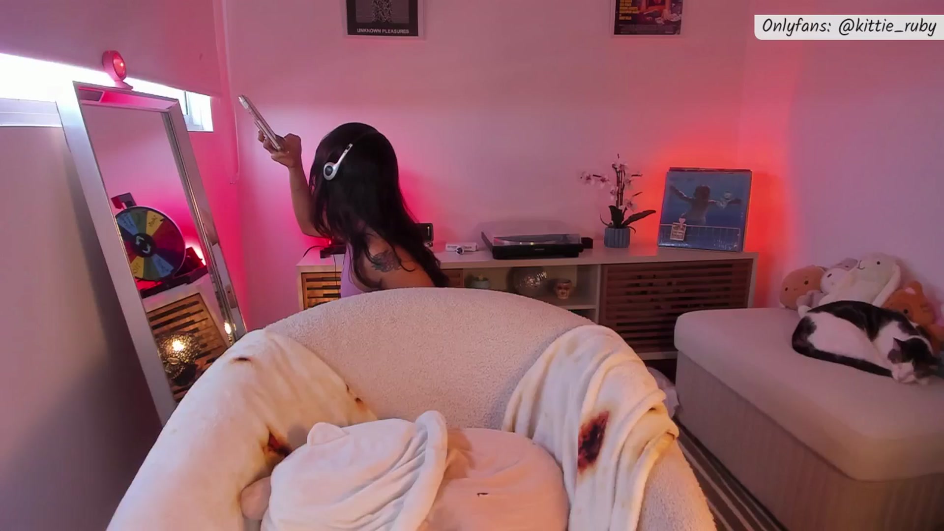 Gallery image thumbnail from kittieEVIL's myfreecams stream on, 01/12/2026, 22:10 image 6 of 20