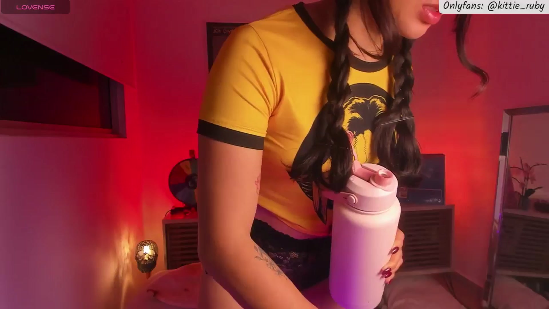 Gallery image thumbnail from kittieEVIL's myfreecams stream on, 01/21/2026, 24:17 image 14 of 20