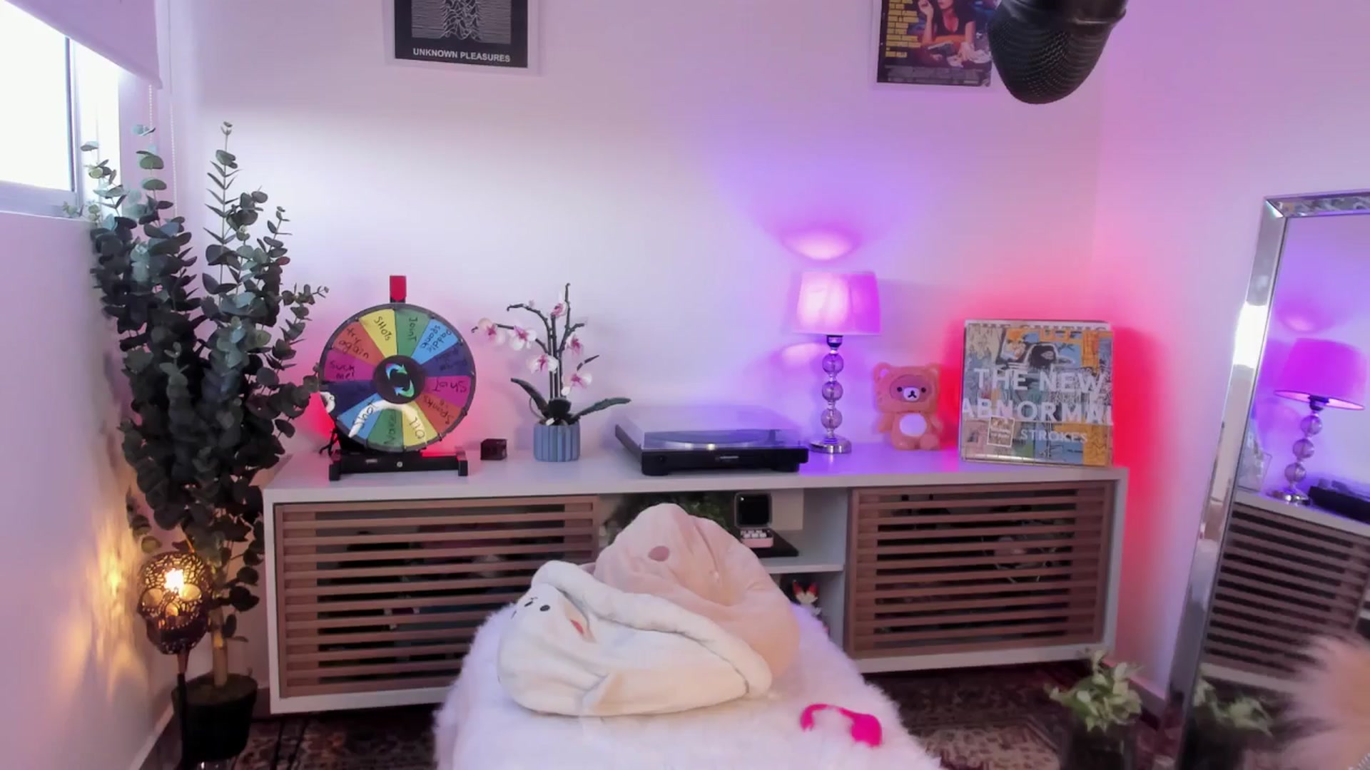 Gallery image thumbnail from kittieEVIL's myfreecams stream on, 02/18/2026, 22:26 image 15 of 20