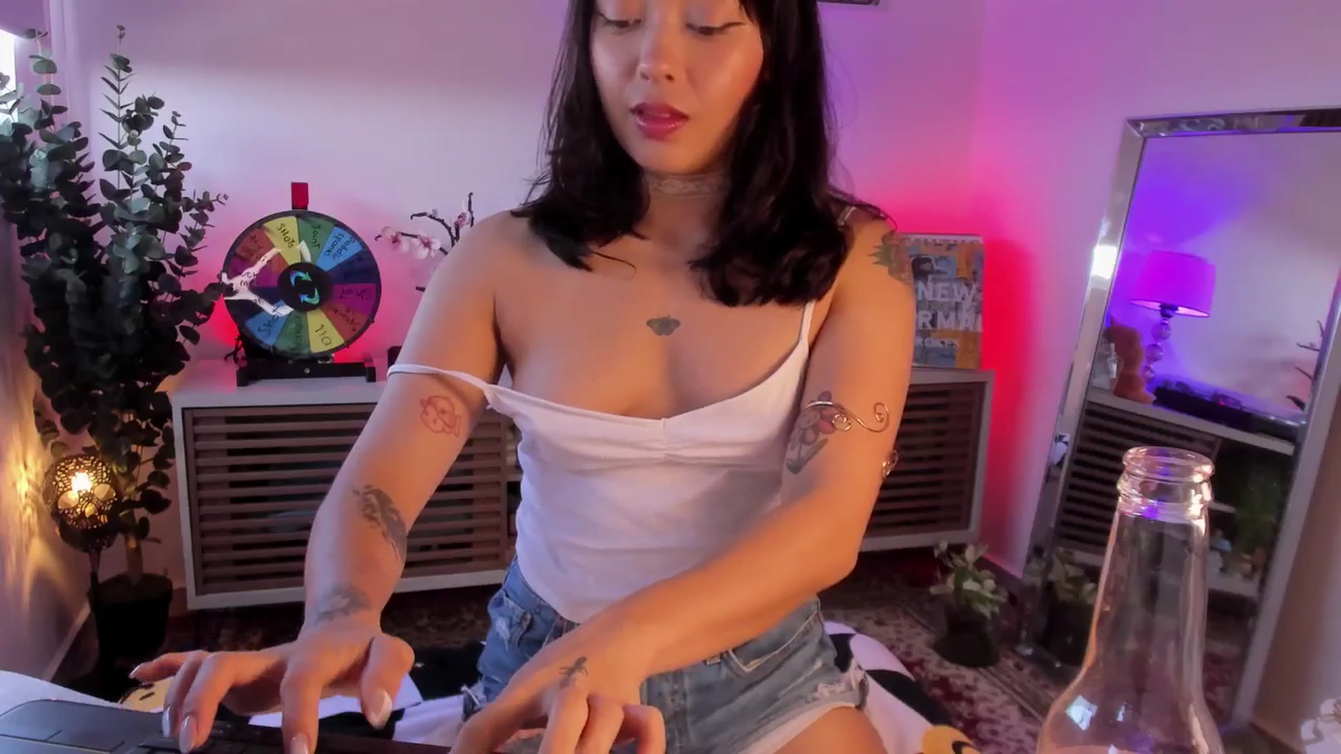 Gallery image thumbnail from kittieEVIL's myfreecams stream on, 02/21/2026, 21:12 image 10 of 20