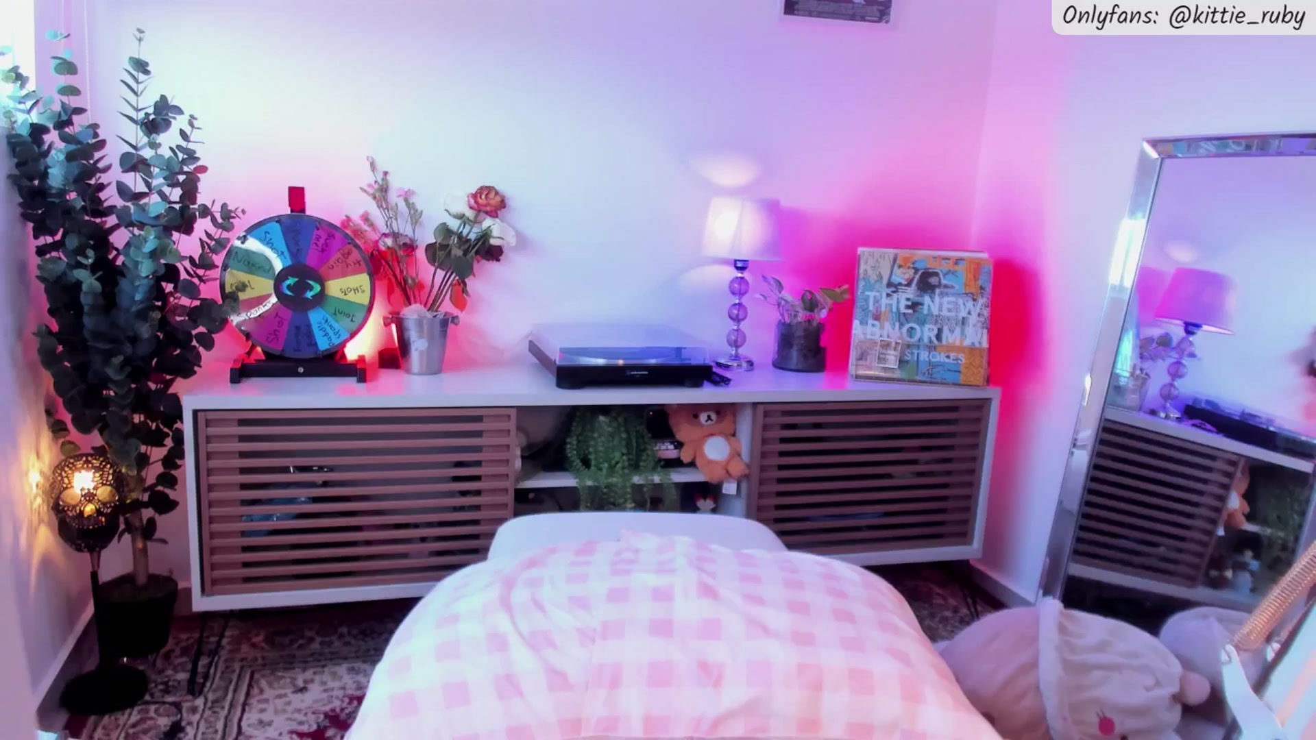 Gallery image thumbnail from kittieEVIL's myfreecams stream on, 03/08/2026, 19:26 image 8 of 20