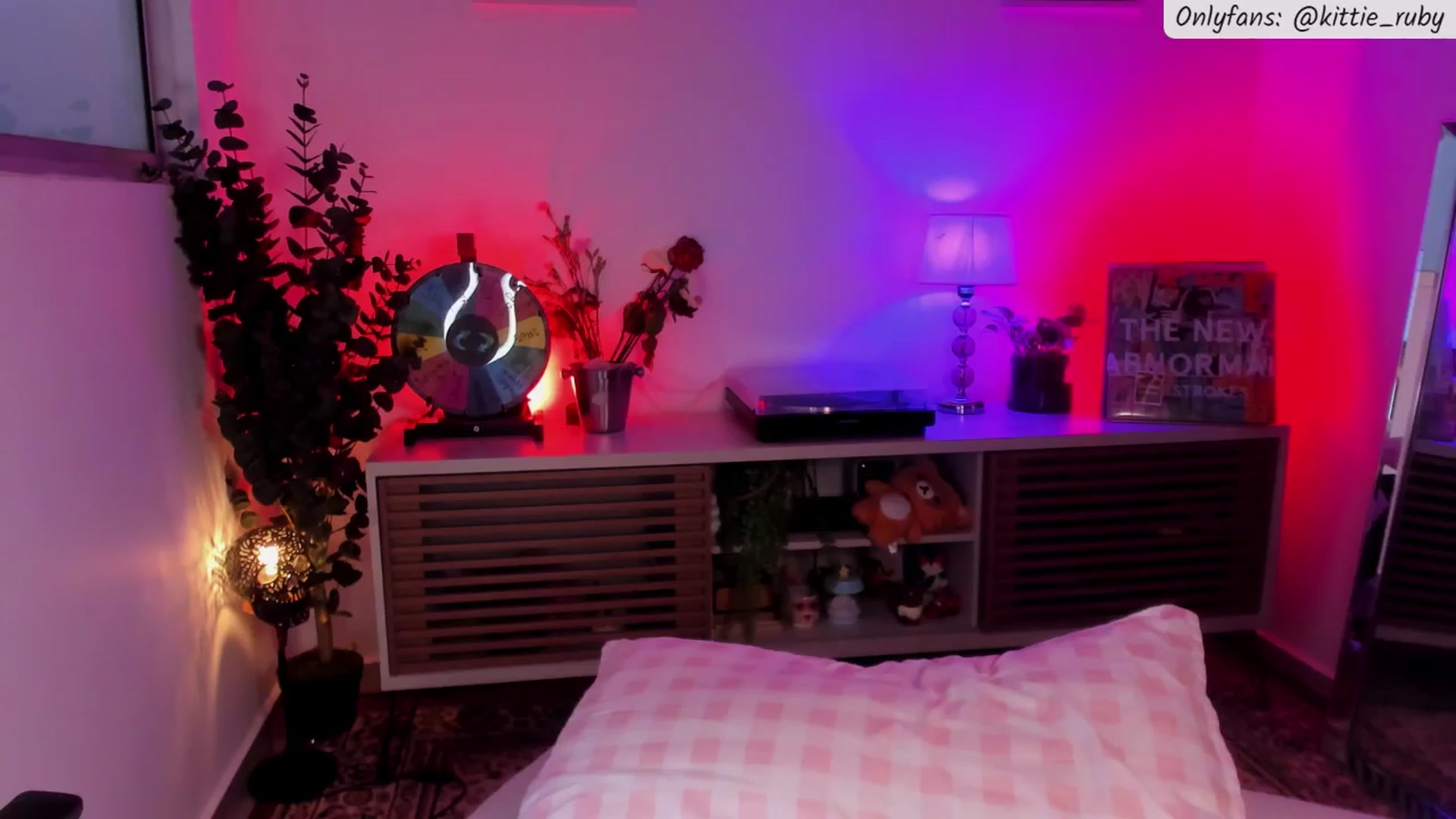 Gallery image thumbnail from kittieEVIL's myfreecams stream on, 03/11/2026, 23:56 image 12 of 20