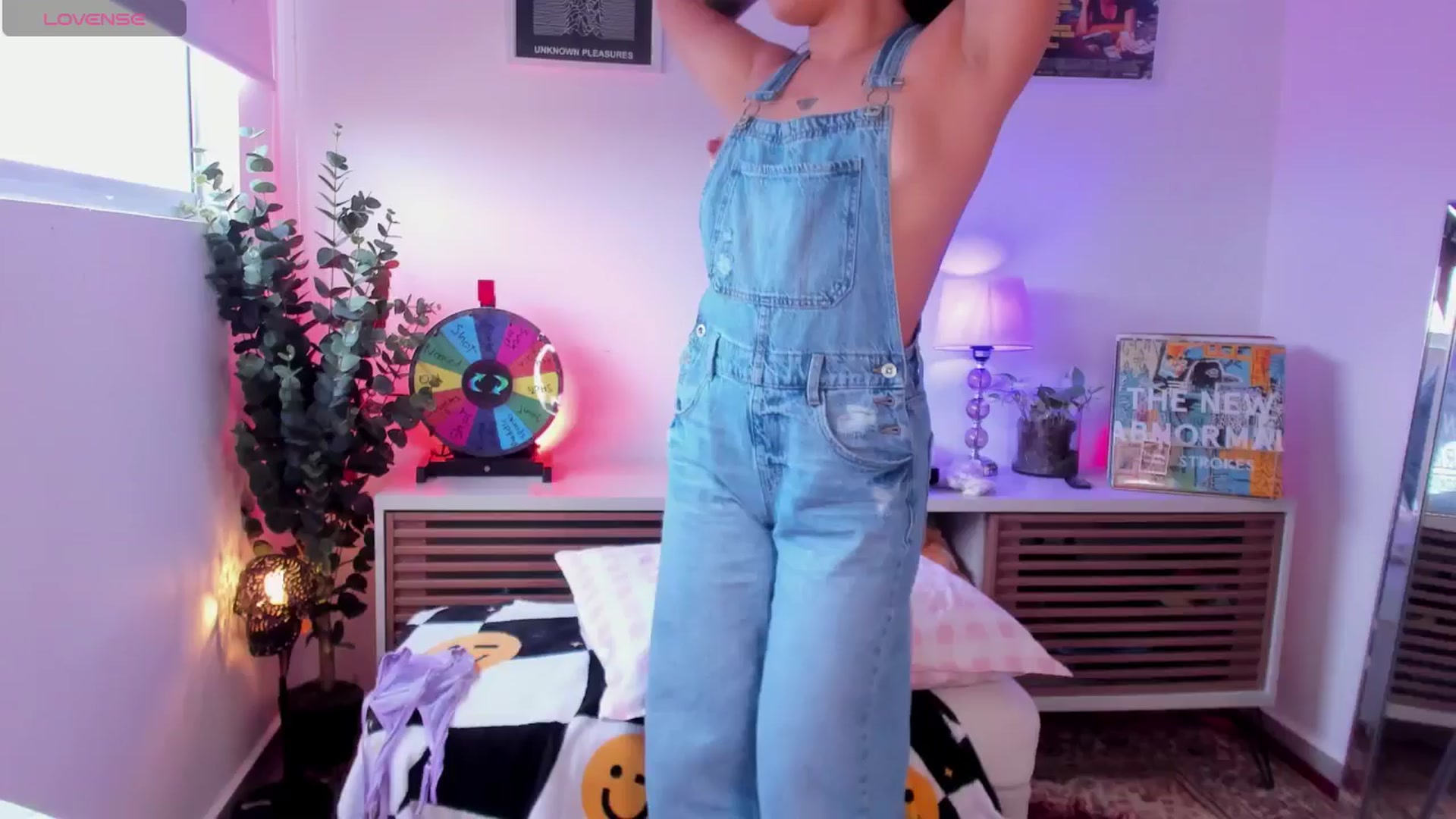 Gallery image thumbnail from kittieEVIL's myfreecams stream on, 03/18/2026, 22:03 image 2 of 20