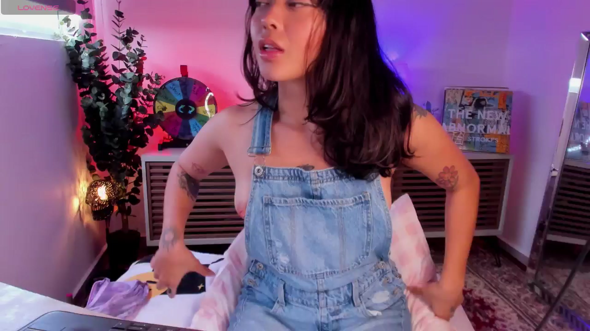 Gallery image thumbnail from kittieEVIL's myfreecams stream on, 03/18/2026, 22:03 image 1 of 20