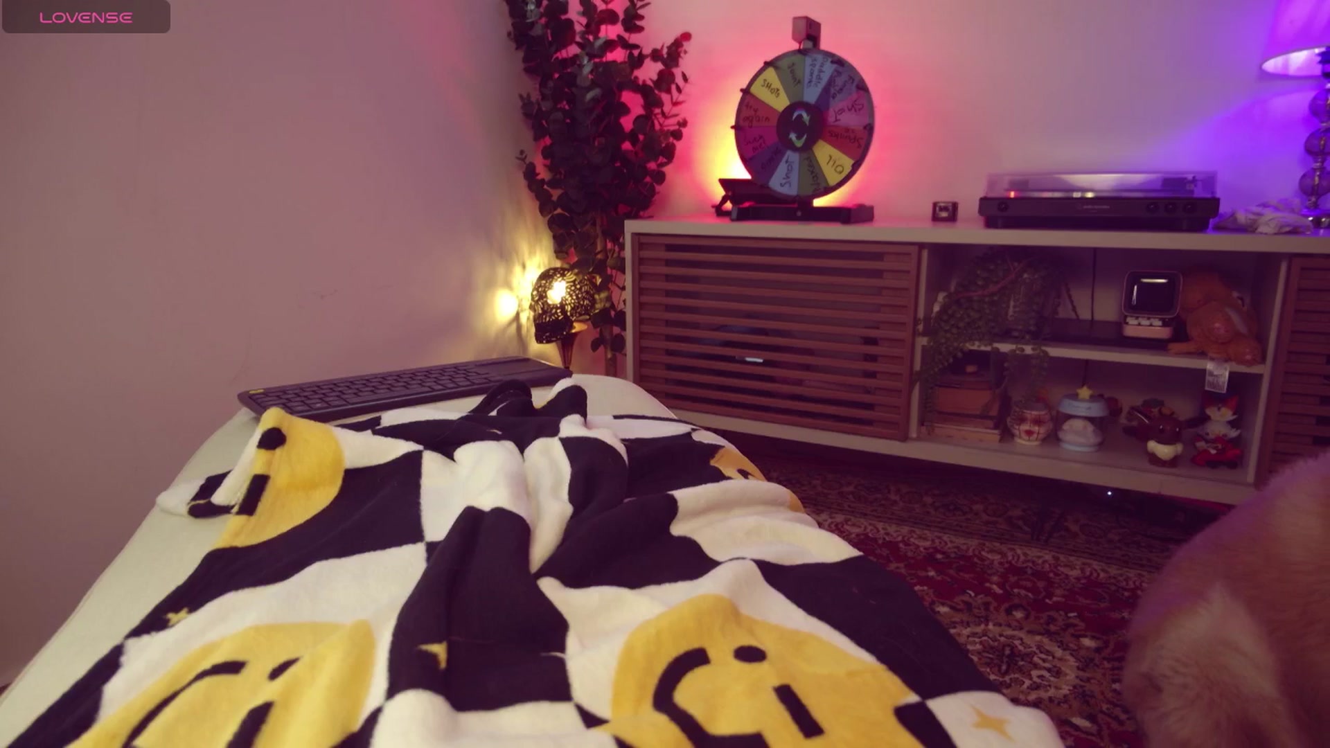 Gallery image thumbnail from kittieEVIL's myfreecams stream on, 03/18/2026, 23:22 image 5 of 20