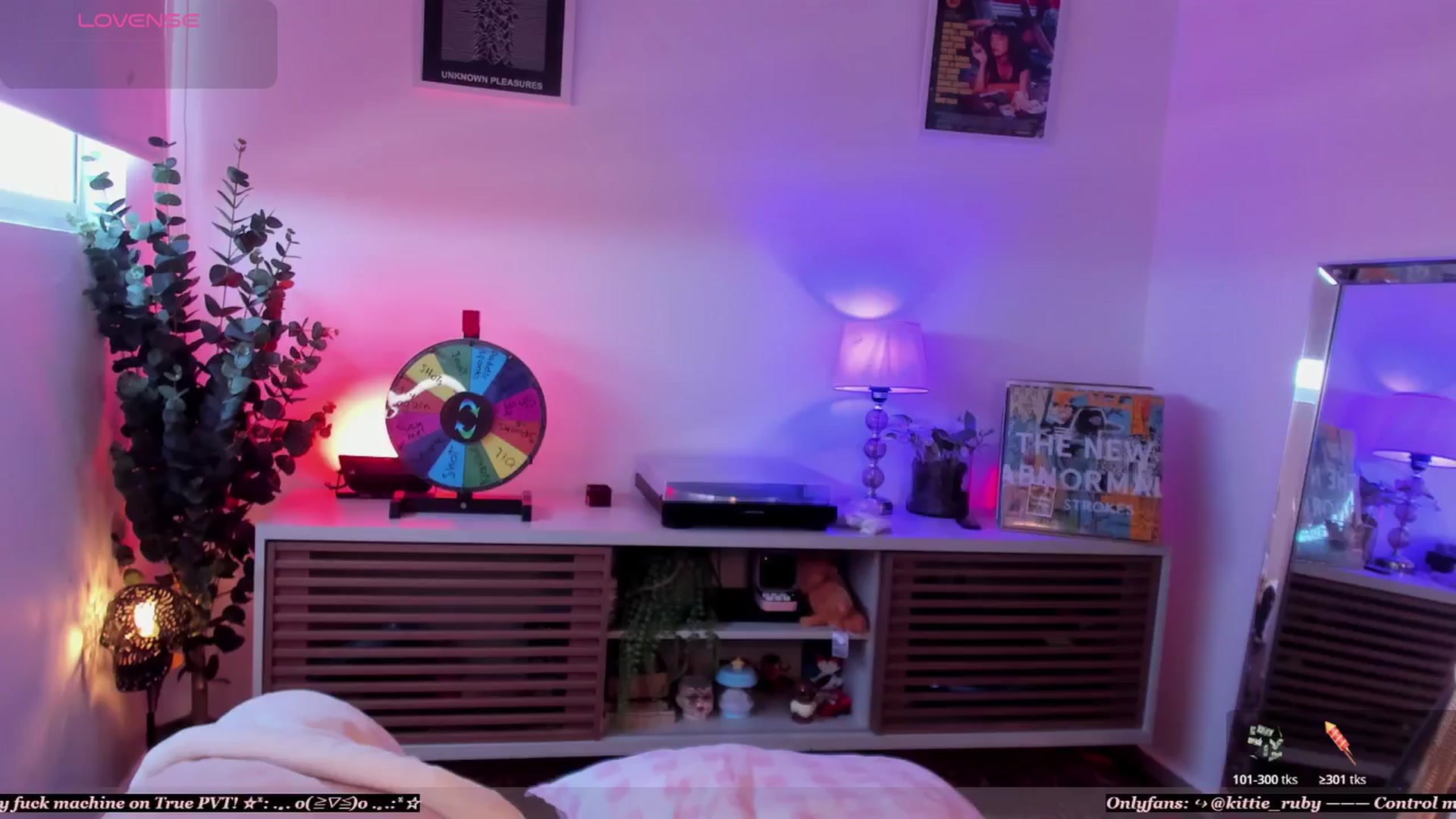Gallery image thumbnail from kittieEVIL's myfreecams stream on, 03/19/2026, 22:40 image 2 of 20