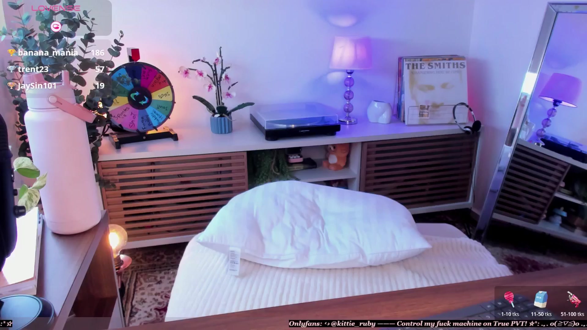 Gallery image thumbnail from kittieEVIL's myfreecams stream on, 04/03/2026, 18:01 image 6 of 20
