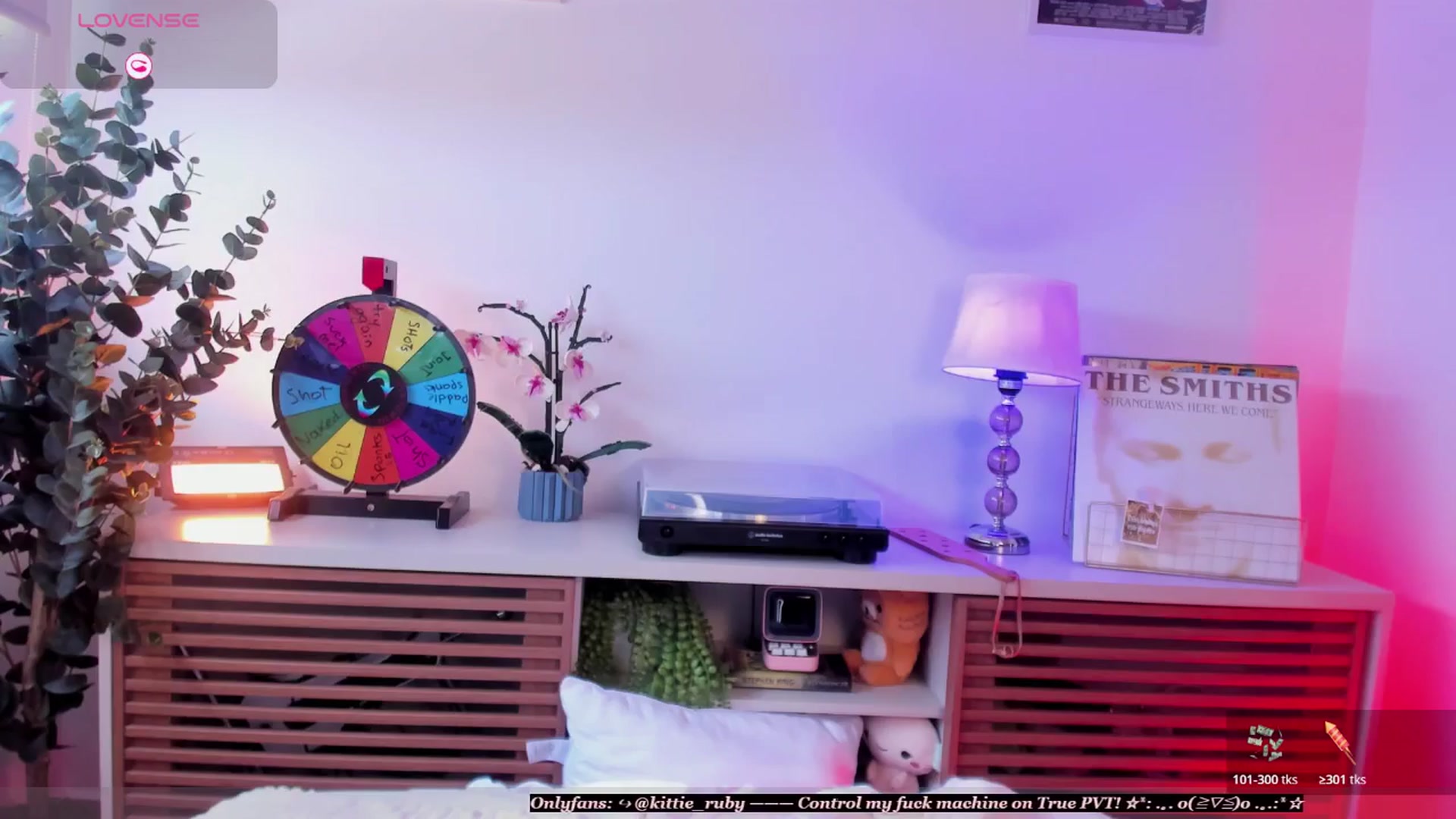 Gallery image thumbnail from kittieEVIL's myfreecams stream on, 04/14/2026, 17:11 image 5 of 20