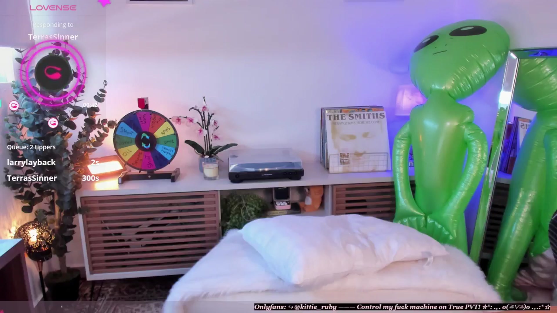 Gallery image thumbnail from kittieEVIL's myfreecams stream on, 04/28/2026, 17:00 image 17 of 20