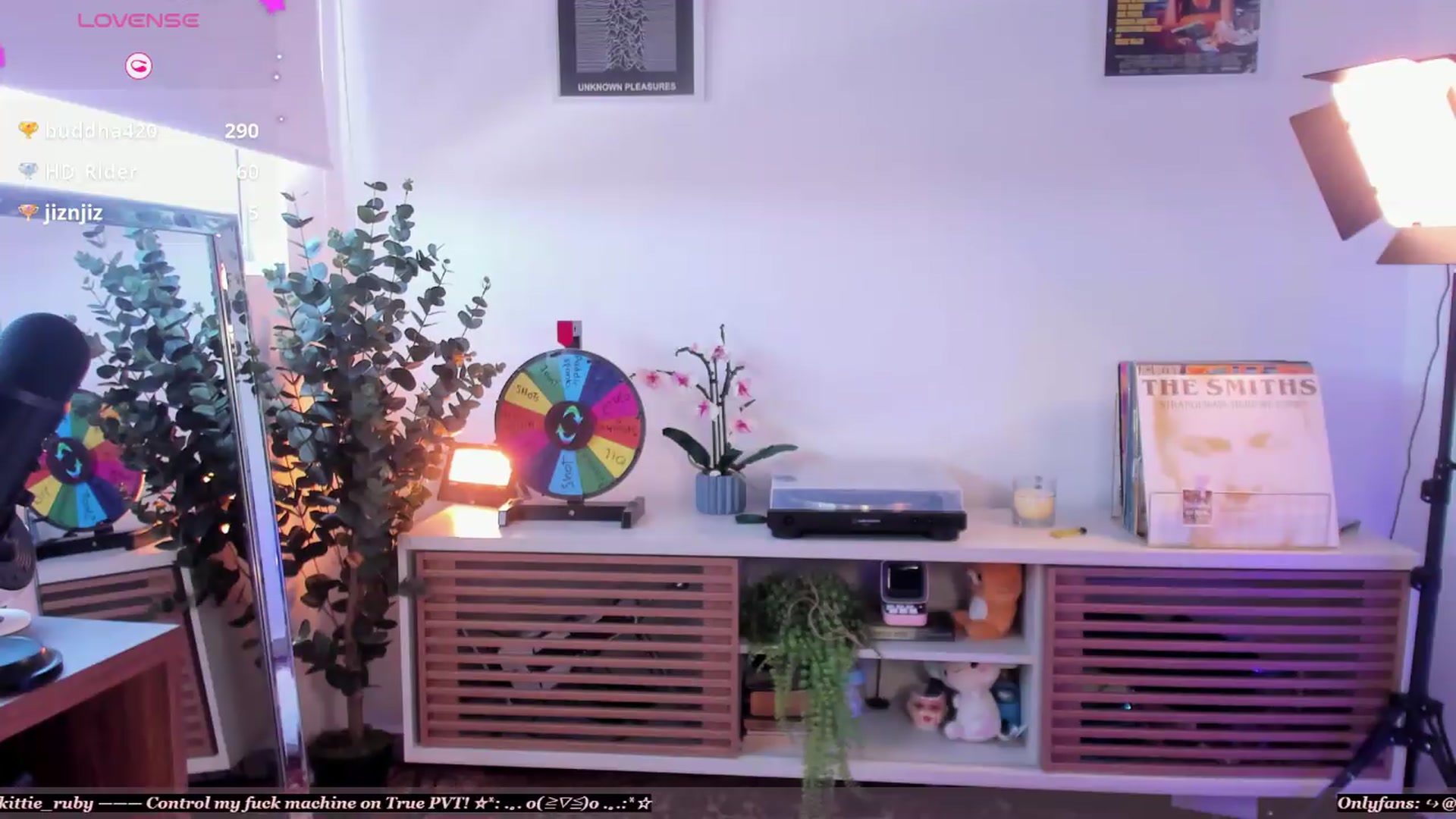 Gallery image thumbnail from kittieEVIL's myfreecams stream on, 05/05/2026, 17:01 image 16 of 20