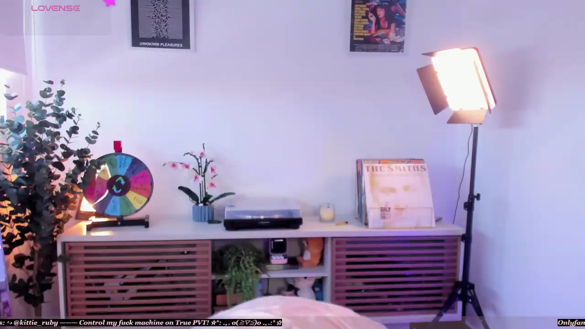 Gallery image thumbnail from kittieEVIL's myfreecams stream on, 05/06/2026, 17:01 image 1 of 20