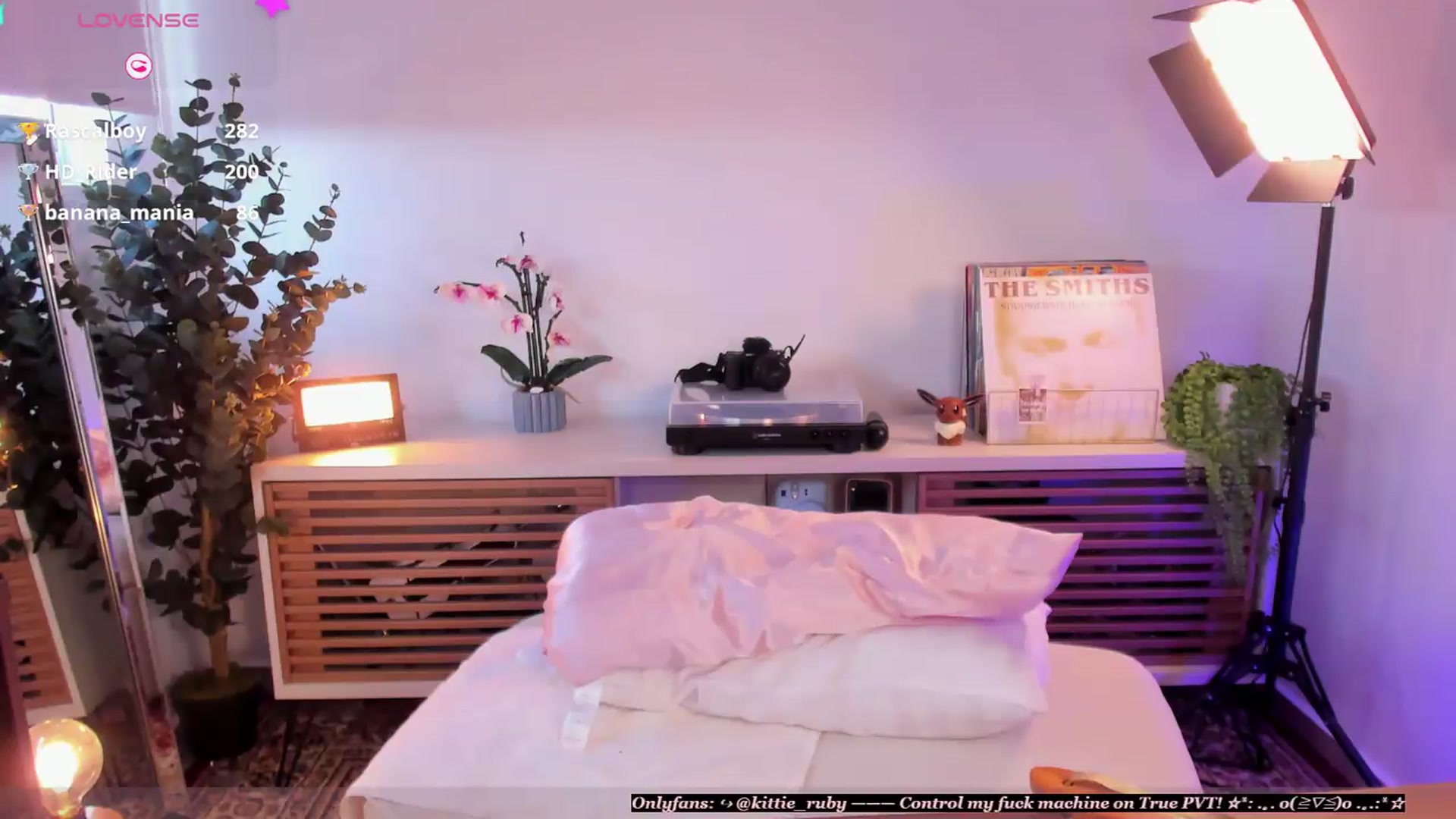 Gallery image thumbnail from kittieEVIL's myfreecams stream on, 05/18/2026, 22:17 image 7 of 20
