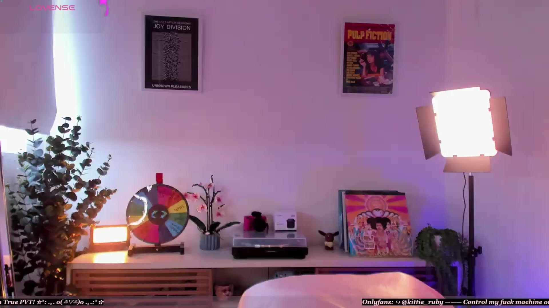 Gallery image thumbnail from kittieEVIL's myfreecams stream on, 05/28/2026, 18:54 image 4 of 20