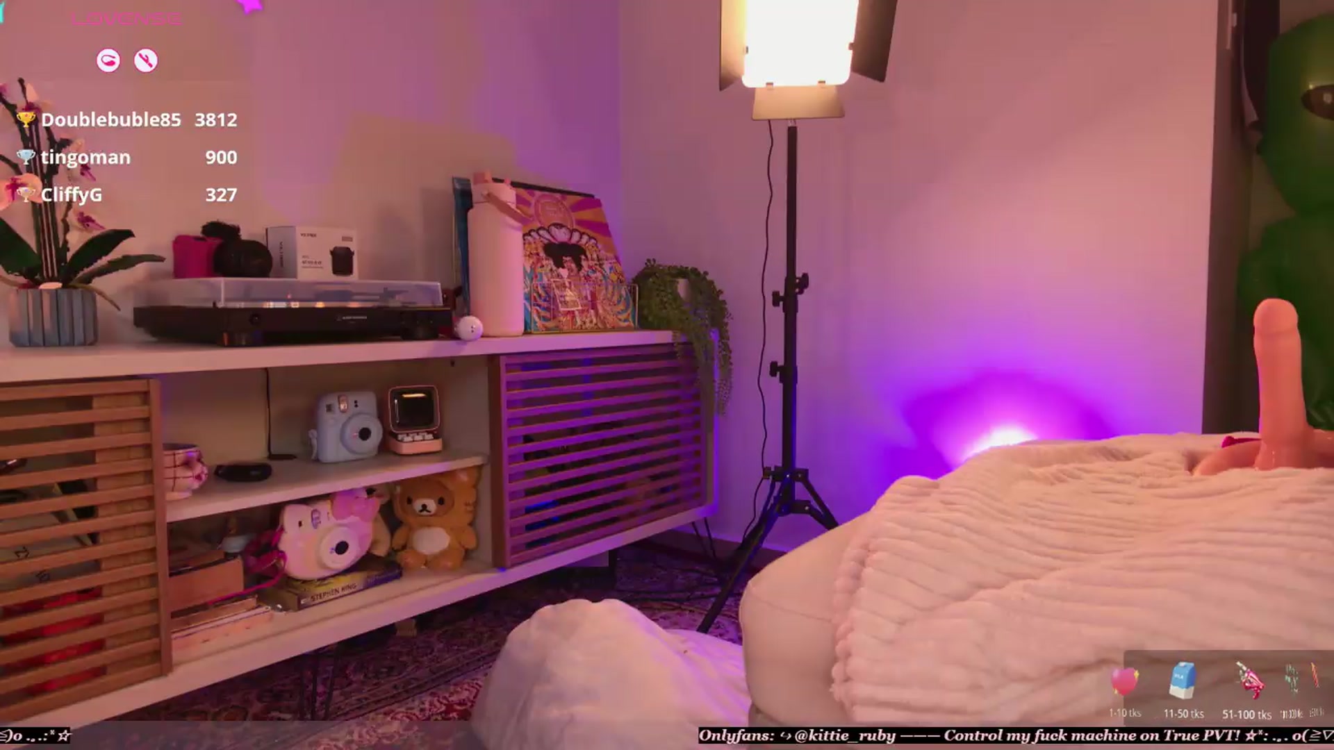 Gallery image thumbnail from kittieEVIL's myfreecams stream on, 05/28/2026, 22:10 image 14 of 20