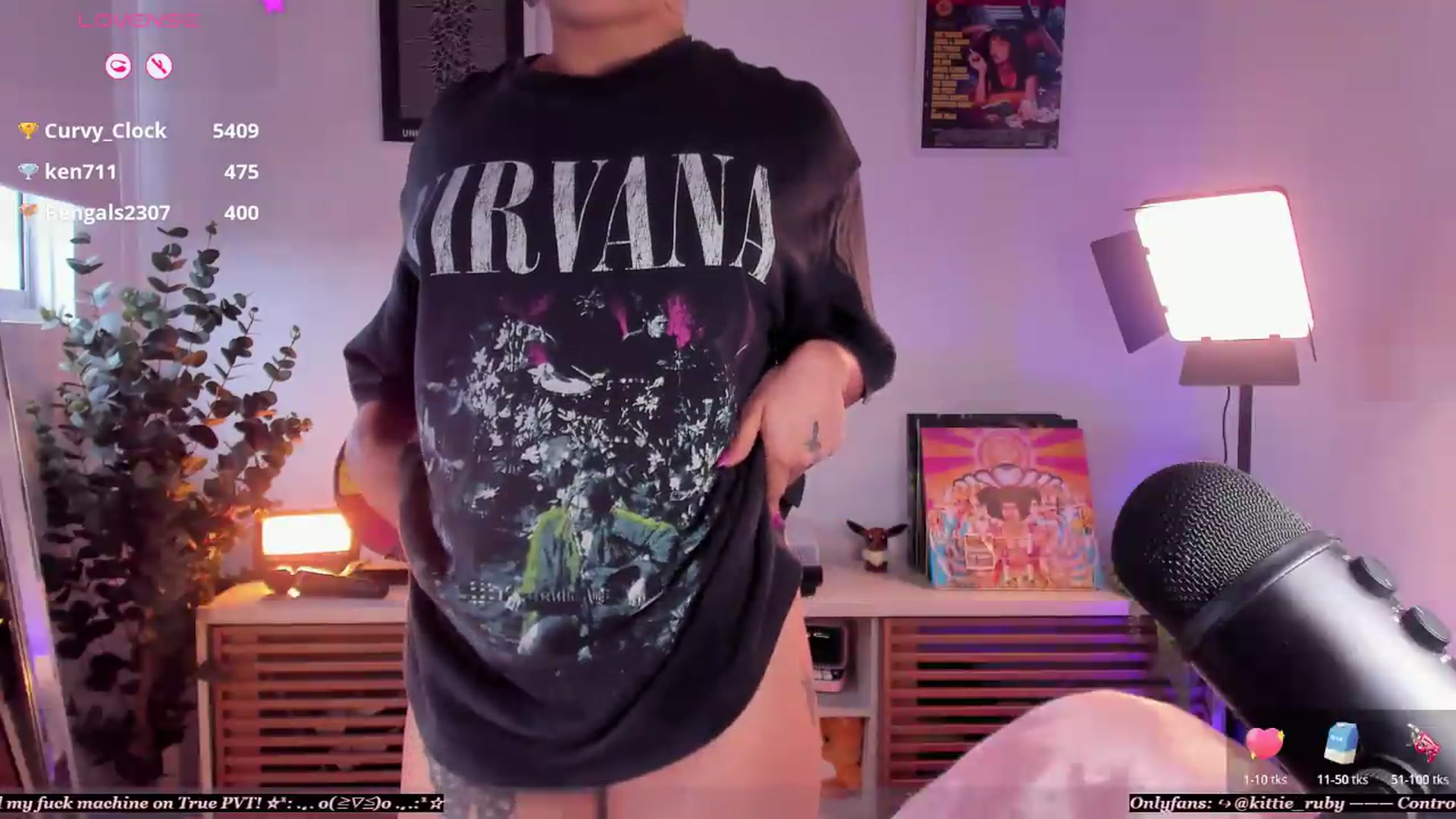 Gallery image thumbnail from kittieEVIL's myfreecams stream on, 06/06/2026, 19:03 image 17 of 20