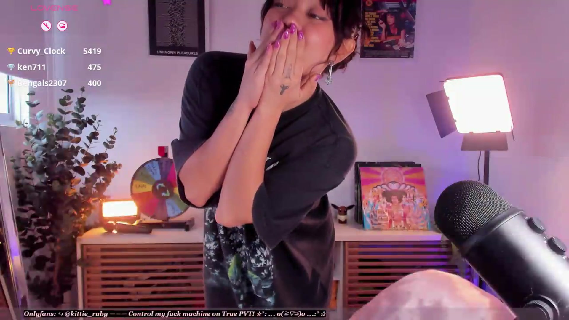 Gallery image thumbnail from kittieEVIL's myfreecams stream on, 06/06/2026, 19:03 image 19 of 20